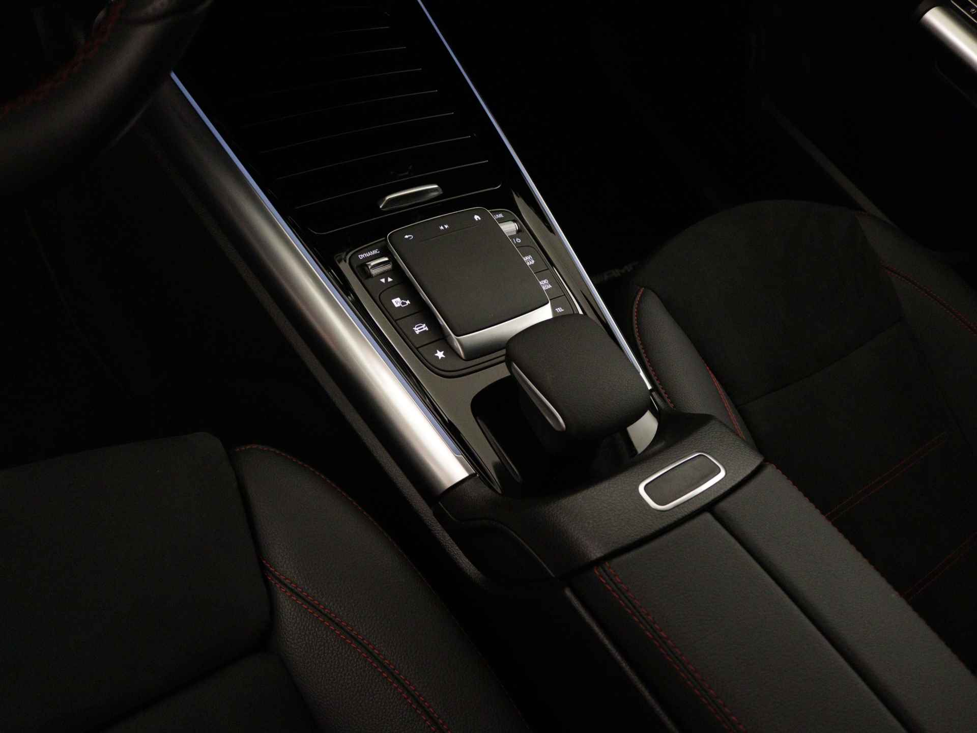 Mercedes-Benz B-Klasse 250 e AMG Line Limited Multispaaks lichtmetalen velgen | MBUX wide screen | Navigatie | Parking support | Inclusief 24 maanden Mercedes-Benz Certified garantie voor Europa. | - 33/45