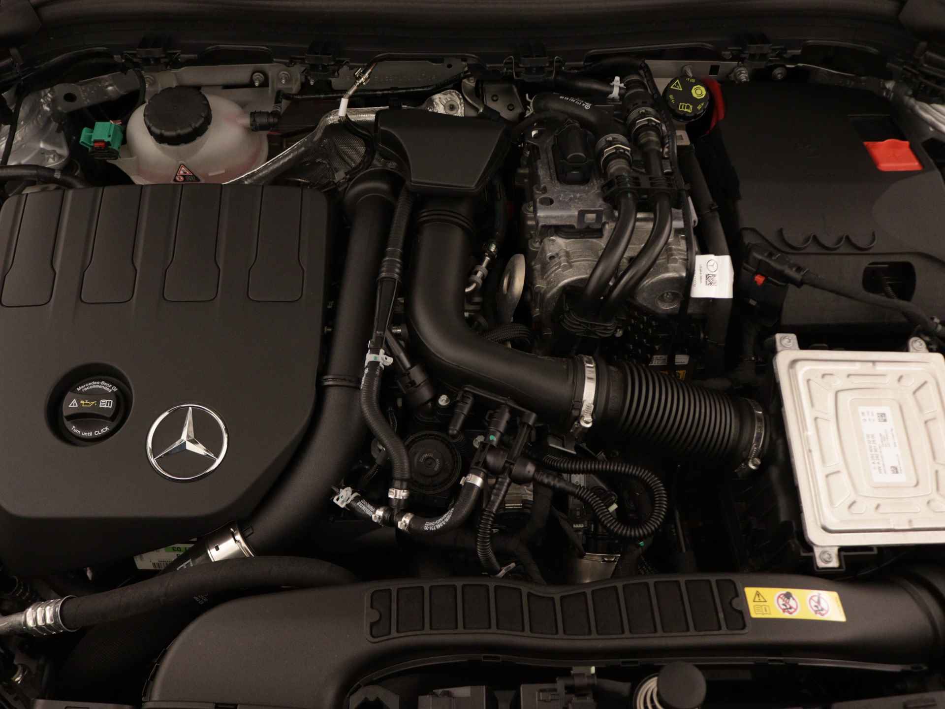 Mercedes-Benz B-Klasse 250 e AMG Line Limited Multispaaks lichtmetalen velgen | MBUX wide screen | Navigatie | Parking support | Inclusief 24 maanden Mercedes-Benz Certified garantie voor Europa. | - 41/45