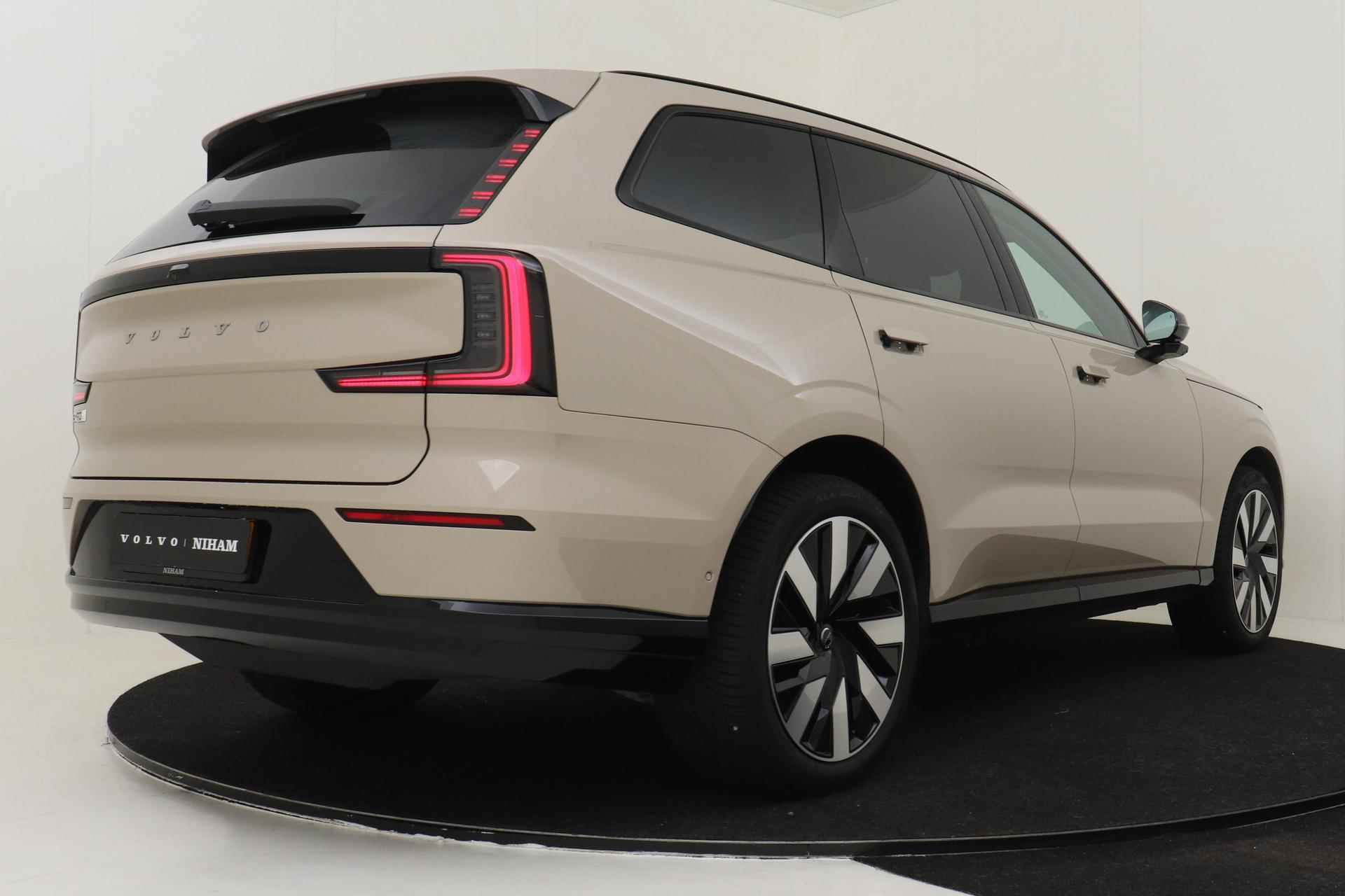 Volvo EX90 TWIN MOTOR PERFORMANCE ULTRA 7p. 111 kWh -PANO-DAK|HEAD-UP DISP.|ADAP.LED|MASSAGE|BOSE|360°CAM|ADAP.LED - 10/67