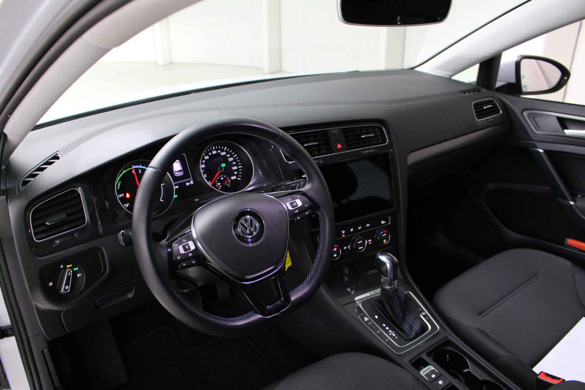 Volkswagen e-Golf e-Golf 136PK Navigatie | Warmtepomp | Led Verlichting - 12/22