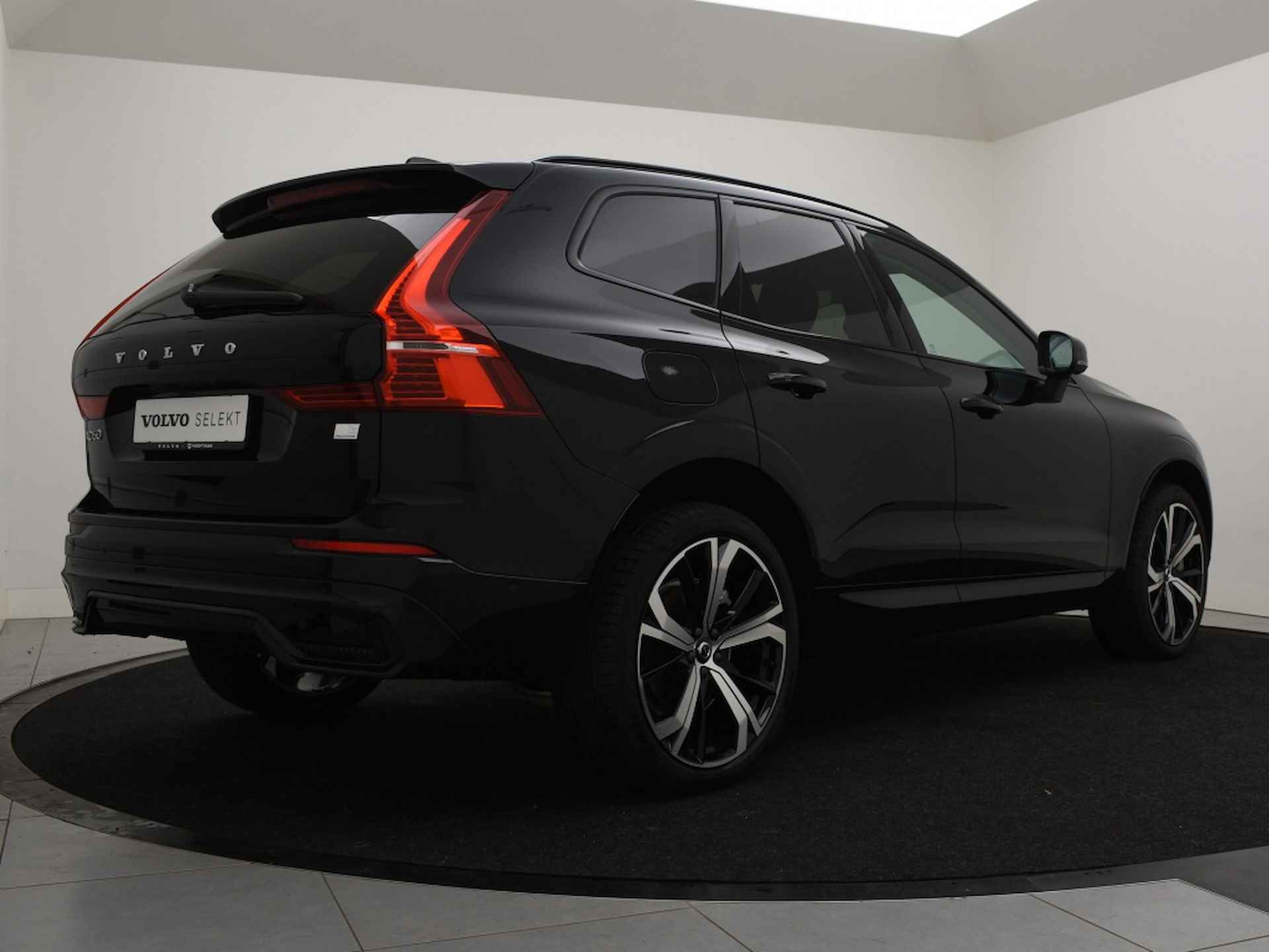 Volvo XC60 T6 PLUG-IN HYBRID LONG RANGE PLUS DARK LUCHTVERING 360GR CAM 21I - 3/44