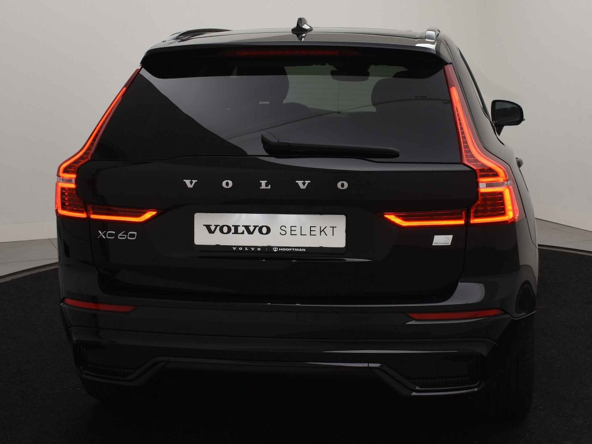 Volvo XC60 T6 PLUG-IN HYBRID LONG RANGE PLUS DARK LUCHTVERING 360GR CAM 21I - 8/44