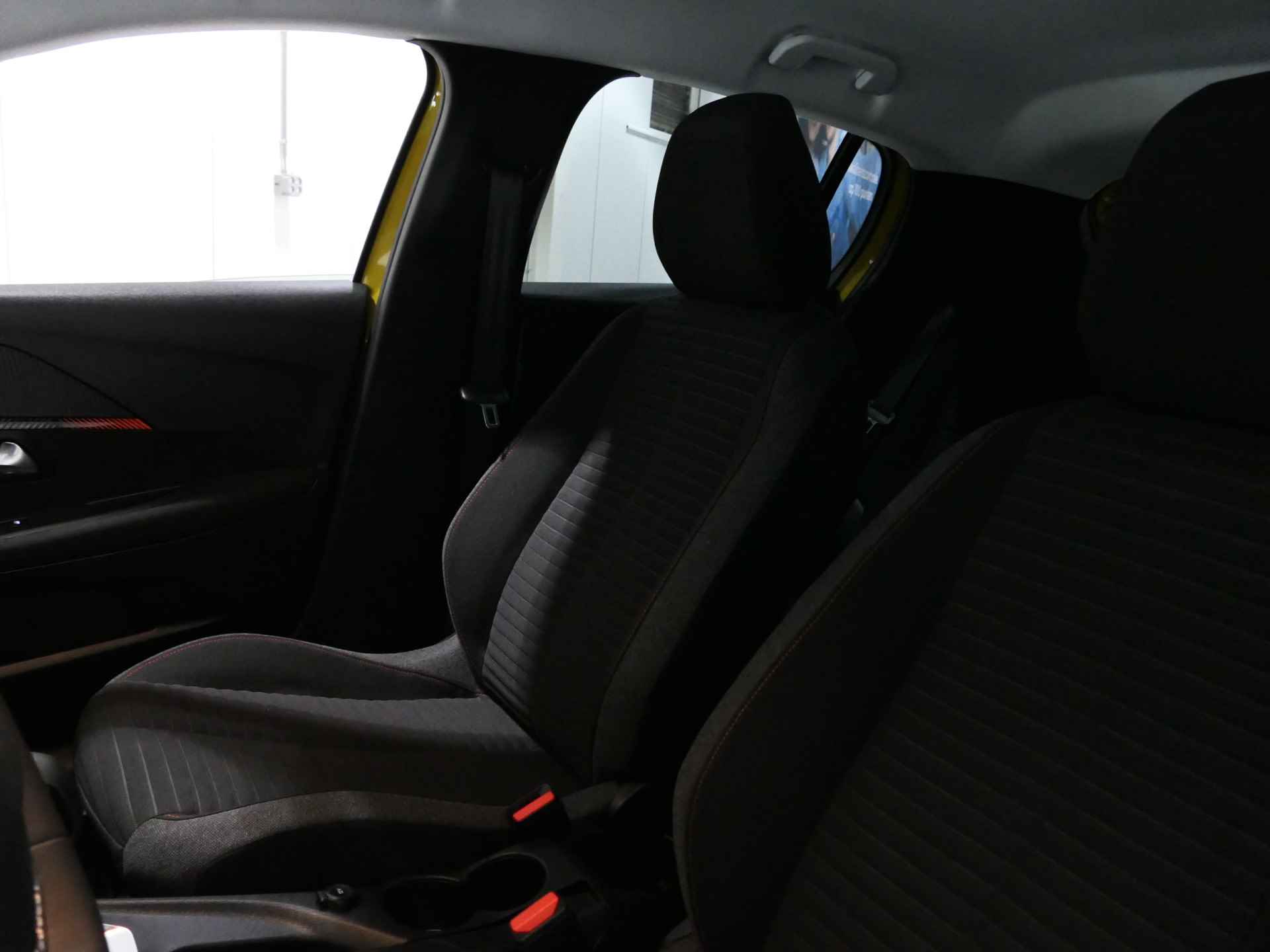 Peugeot 208 1.2 PureTech Active Pack | Navigatie | Airconditioning | Lichtmetalen Velgen | - 33/64