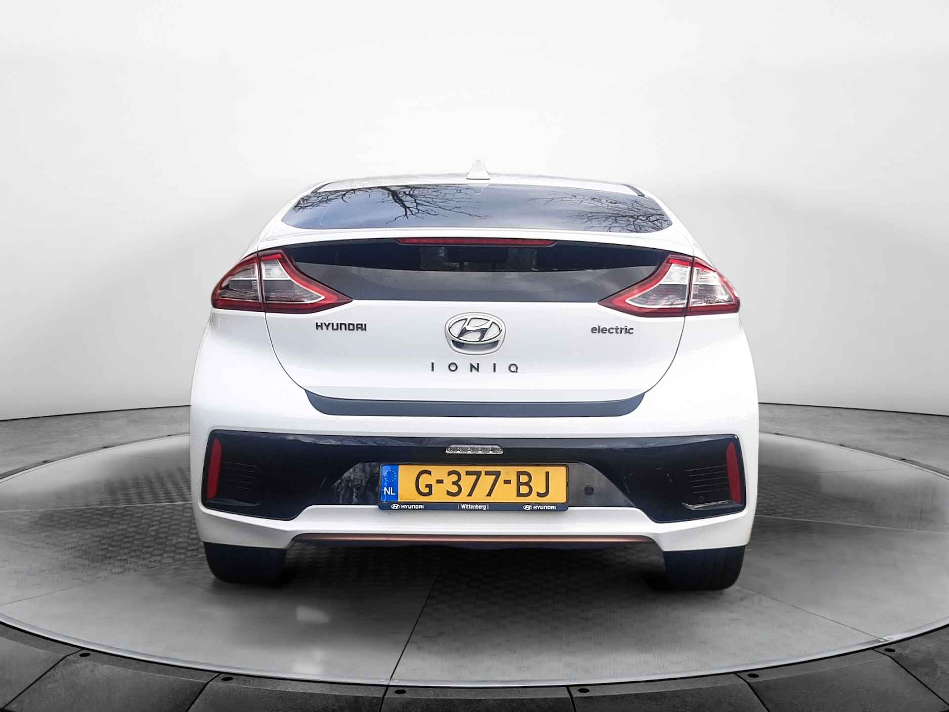 Hyundai IONIQ Comfort EV (120 PK) 1e-Eig, Hyundai-Dealer-Onderh, 12-Mnd-Bovag, Nl-Auto, Keyless-Entry, Adaptieve-Cruisecontrol, Navigatie/Apple-Carplay/Android-Auto, Achteruitrijcamera, Parkeer-Sensoren, L.M.Velgen - 10/39