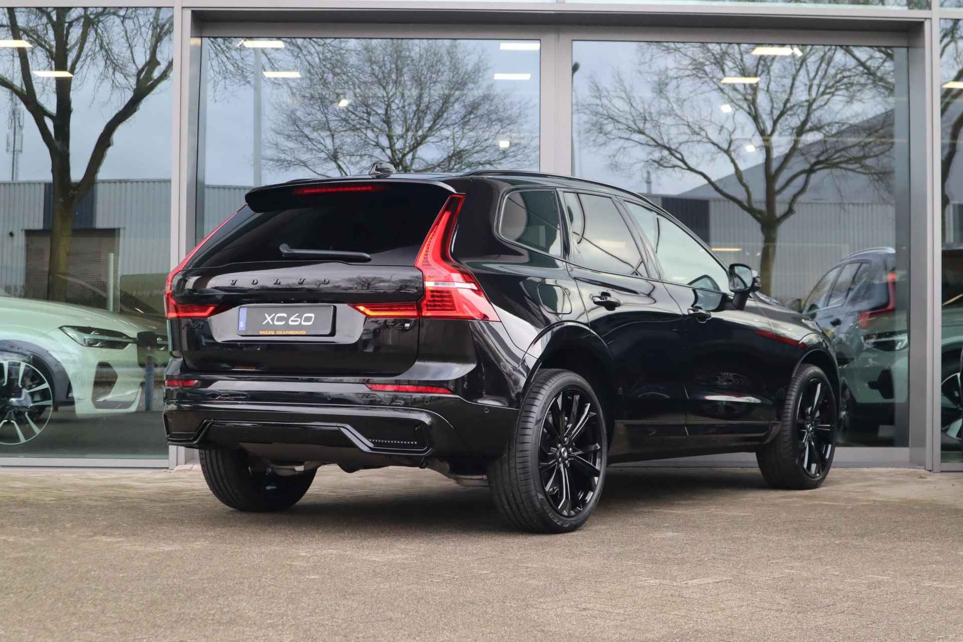 Volvo XC60 2.0 T6 Plug-in hybrid AWD Ultra Black Edition Volvo XC60 2.0 Recharge T6 AWD Ultra Black Edition | Uit voorraad leverbaar!| - 30/37