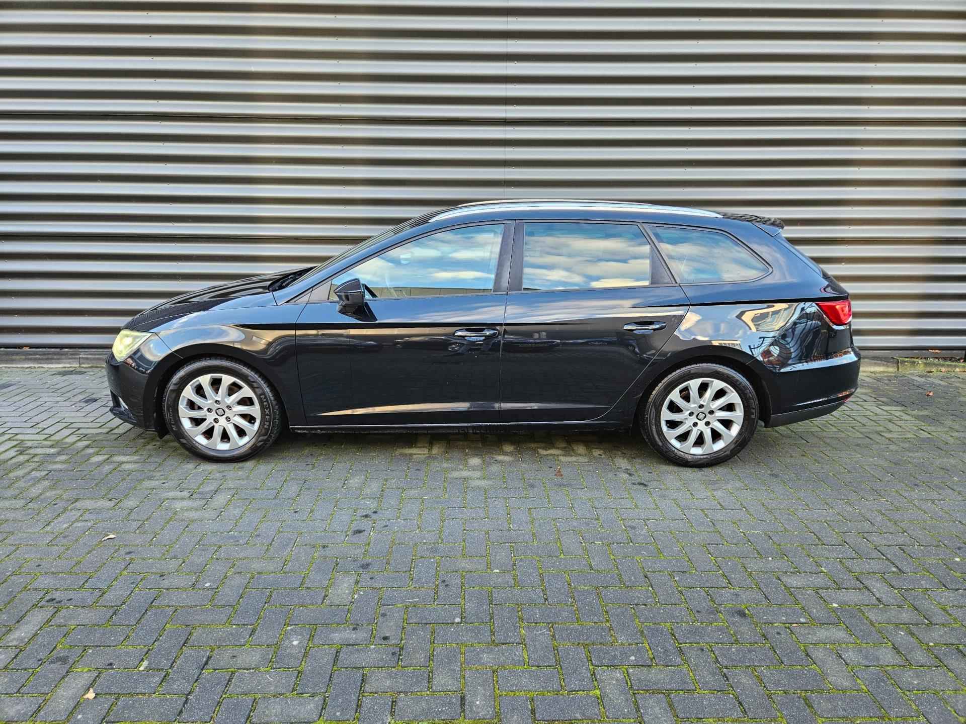 Seat Leon ST 1.6 TDI Style Business Ecomotive - 2/22