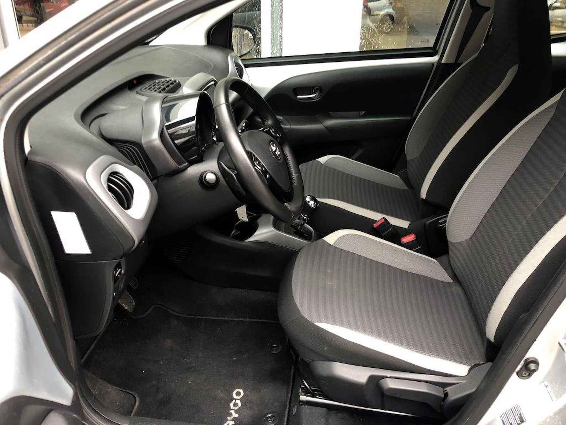 Toyota Aygo X-PLAY AUTOMAAT - 8/15