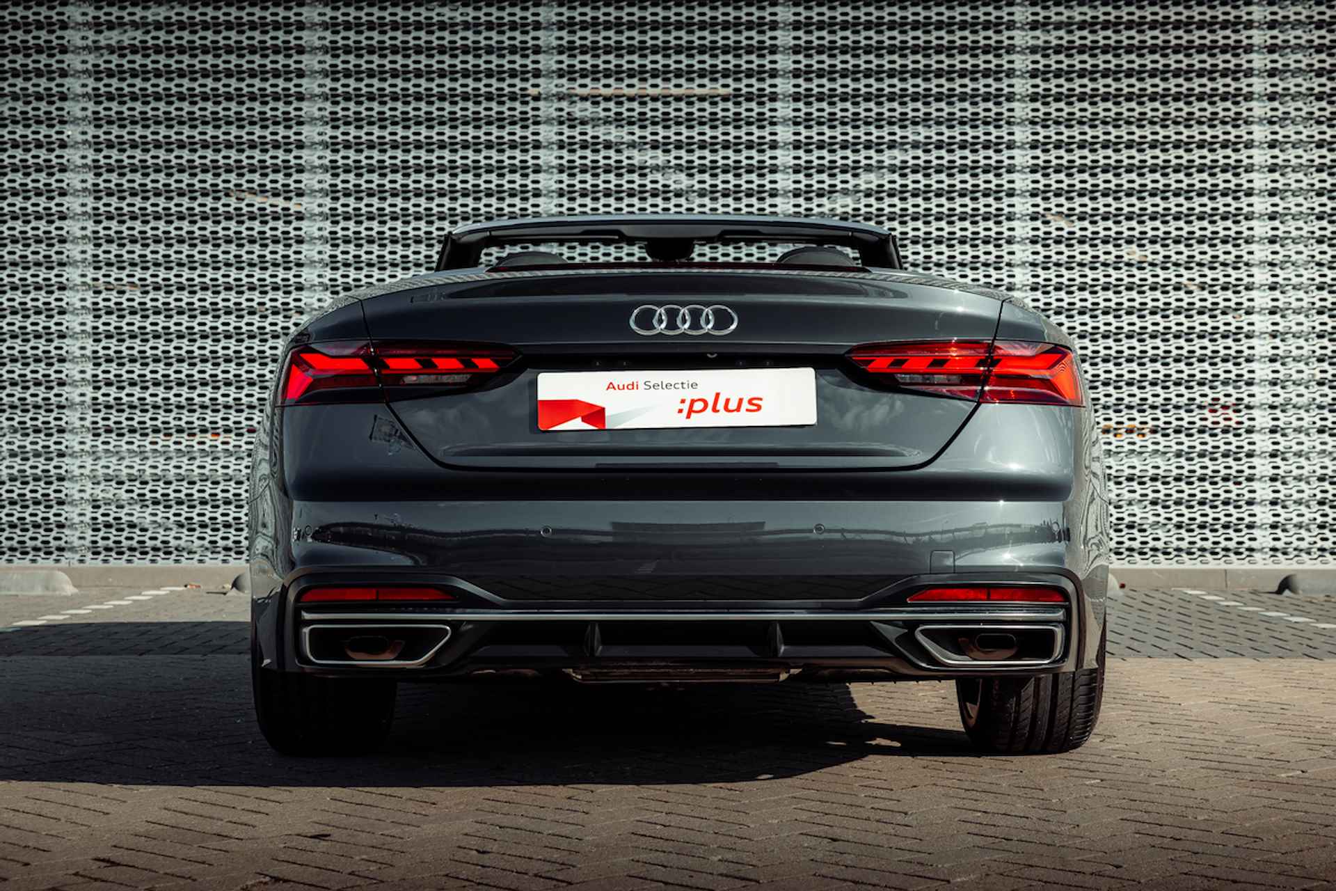 Audi A5 Cabriolet 35 TFSI 150pk s-tronic Advanced | Nieuw 78k | Trekhaak | Tour pakket | Winterpakket | Stuurverwarming | Sportstoelen | Leder-Dinamica | 20" LM velgen | Windscherm - 8/31