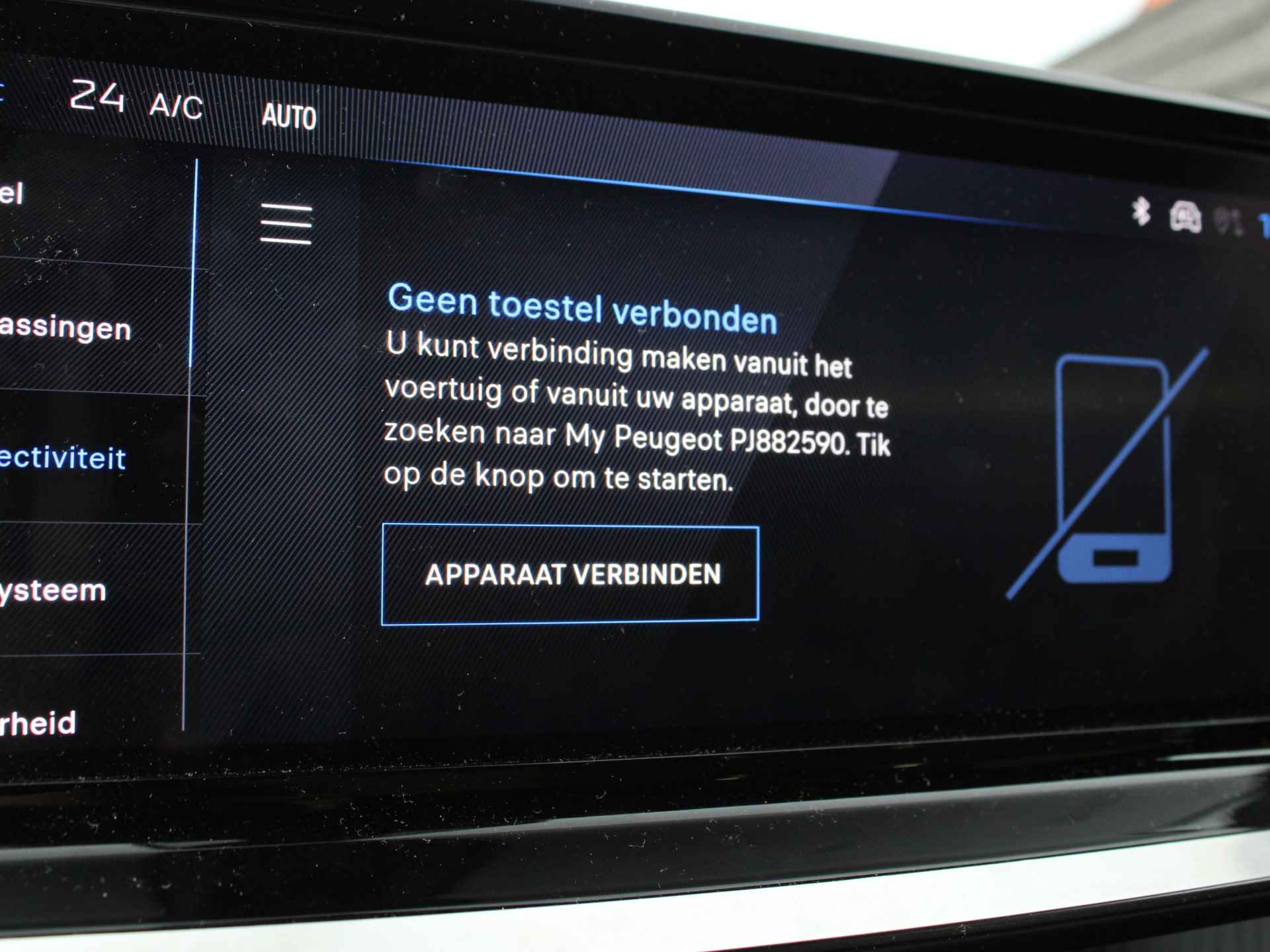 Peugeot e-2008 EV GT 54 kWh 406KM WLTP Navigatie, Camera achter, Parkeerhulp voor & achter, Lichtmetalen velgen, Zwart dak - 26/48