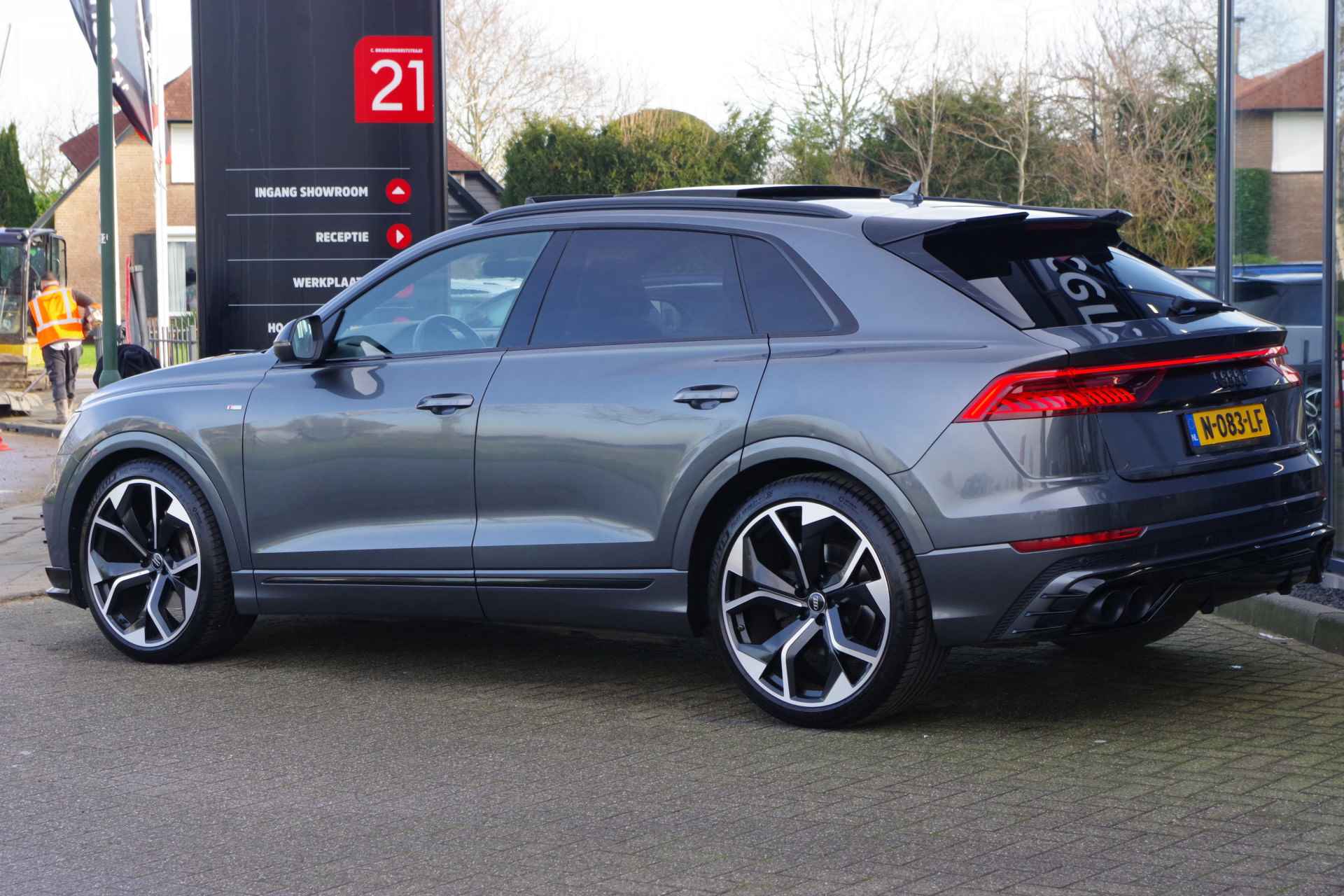 Audi Q8 55 TFSI 340 PK Quattro Pro Line Plus, ABT, Panoramadak, B&O, Elekt. Trekhaak, Luchtvering, Memory - 12/57