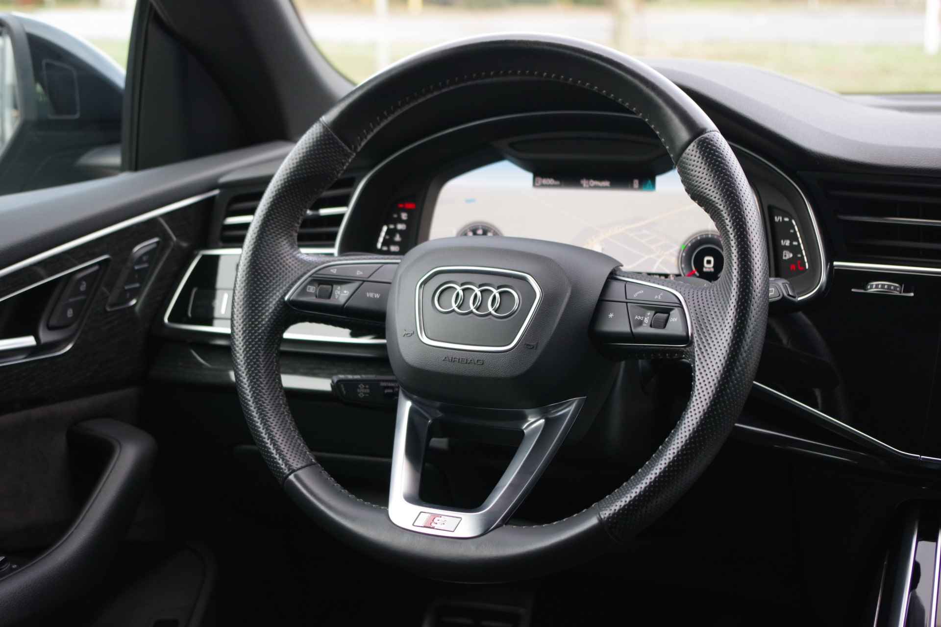 Audi Q8 55 TFSI 340 PK Quattro Pro Line Plus, ABT, Panoramadak, B&O, Elekt. Trekhaak, Luchtvering, Memory - 31/57