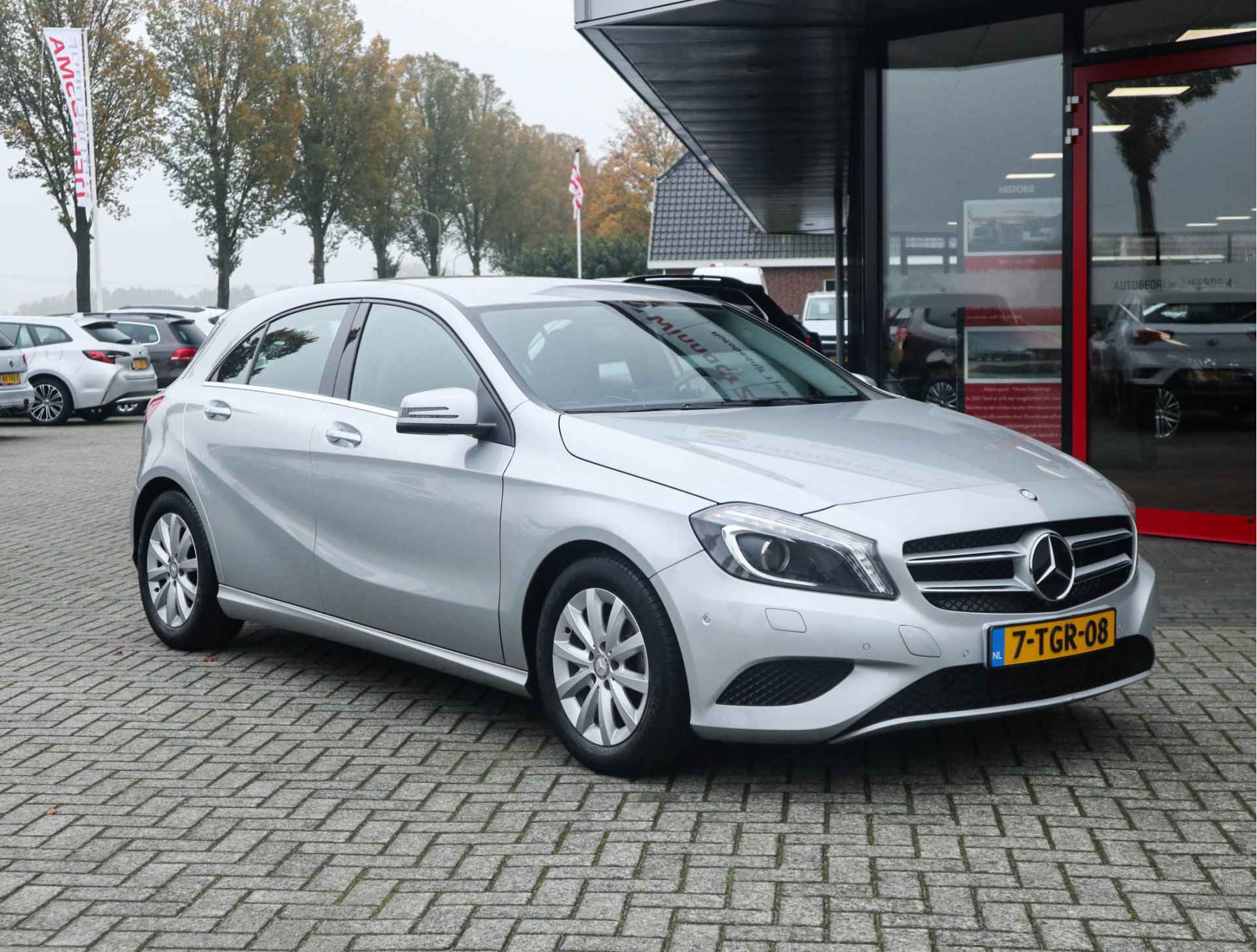 Mercedes-Benz A-Klasse 180 Navi/Clima/Cruise/Xenon - 11/26