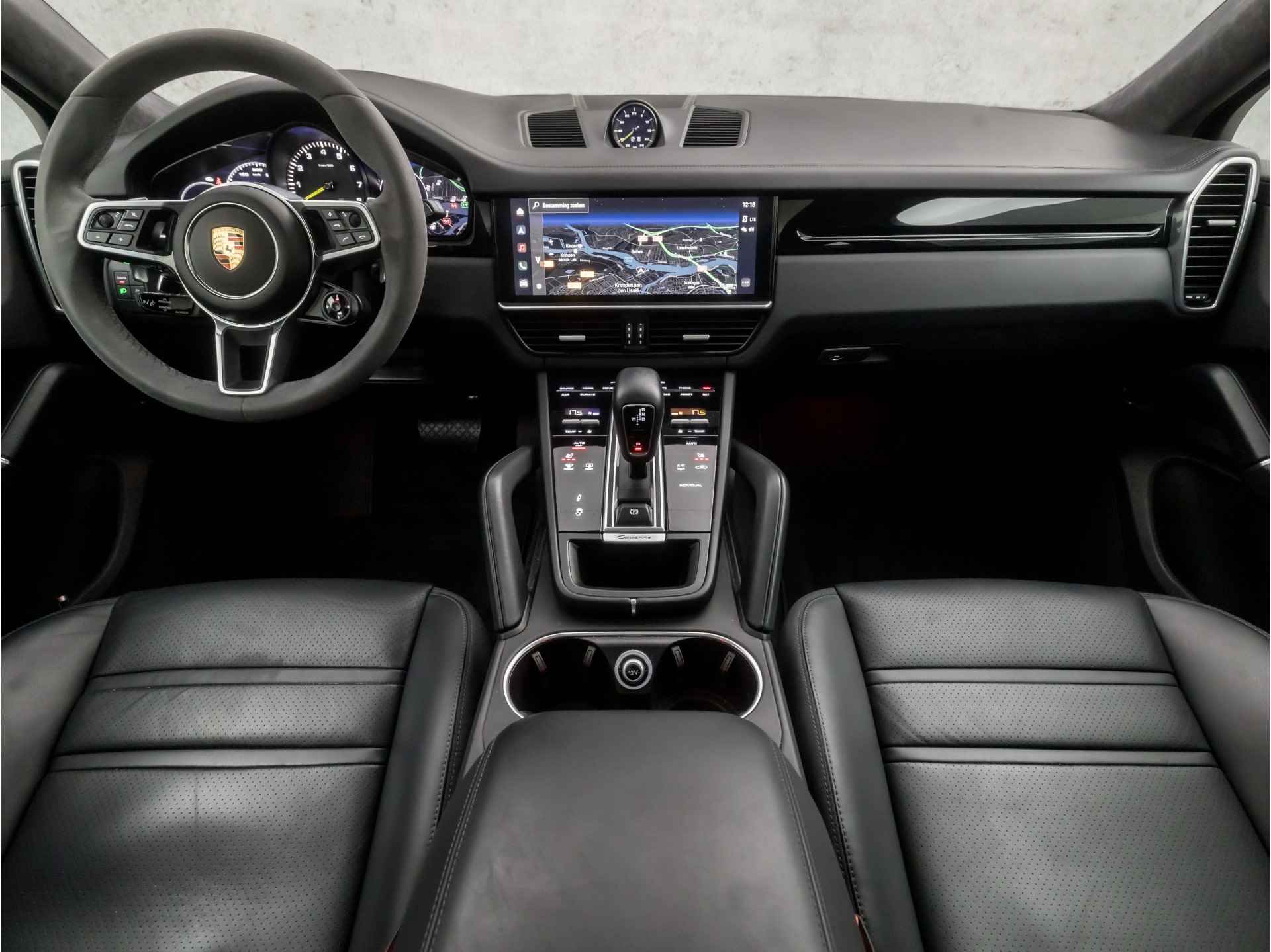 Porsche Cayenne Coupé 3.0 E-Hybrid SportDesign 463Pk Automaat (SPORTCHRONO PAKKET, PANORAMADAK, ALCANTARA STUUR EN HEMEL, APPLE CARPLAY, LUCHTVERING, KUIPSTOELEN, SFEERVERLICHTING, 360 CAMERA, HEAD-UP DISPLAY, NIEUWSTAAT) - 6/41