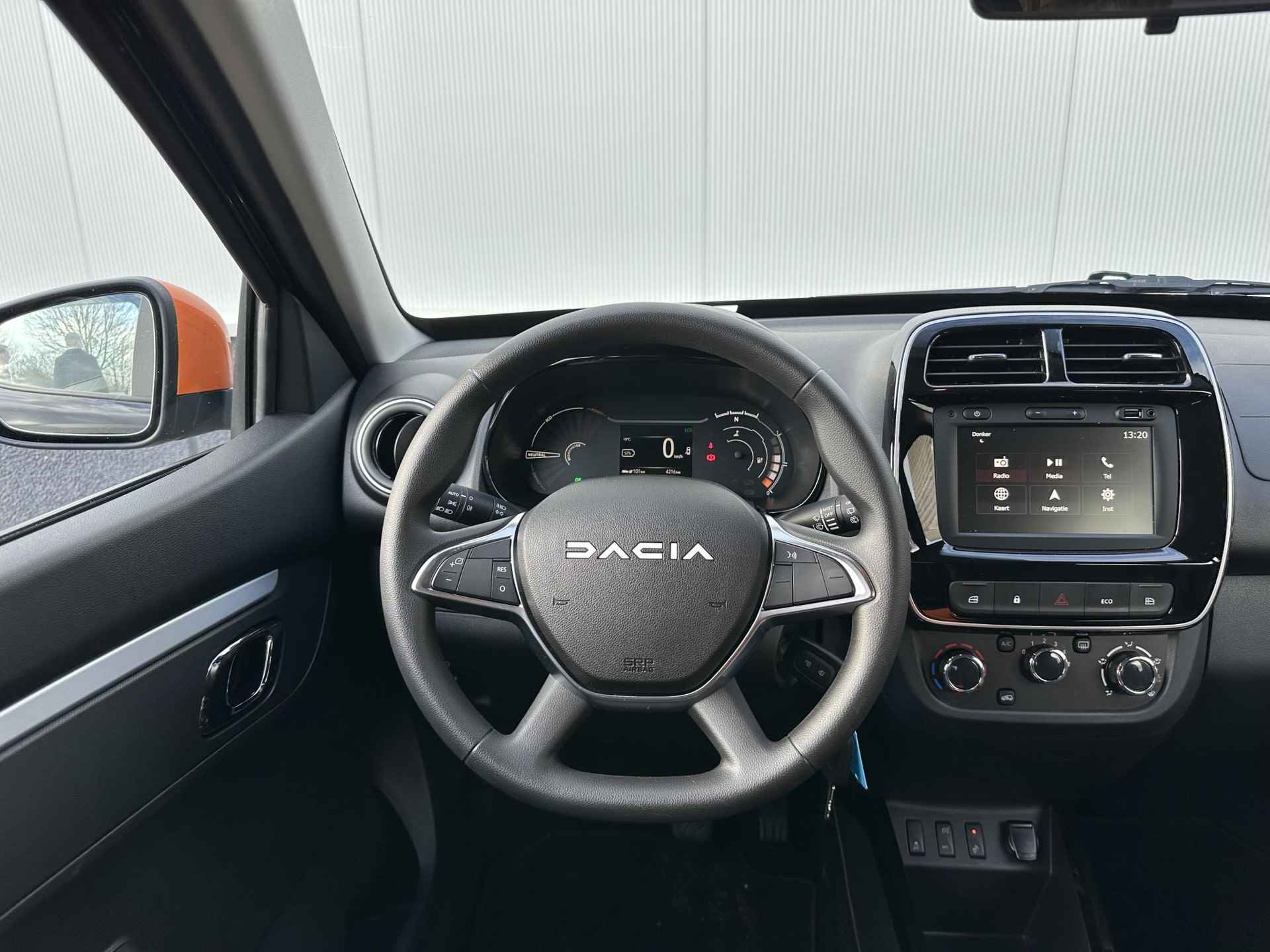 Dacia Spring Expression 27 kWh | Lederen Bekleding | Navigatie | Camera Achter | Navigatie | Airco - 11/27