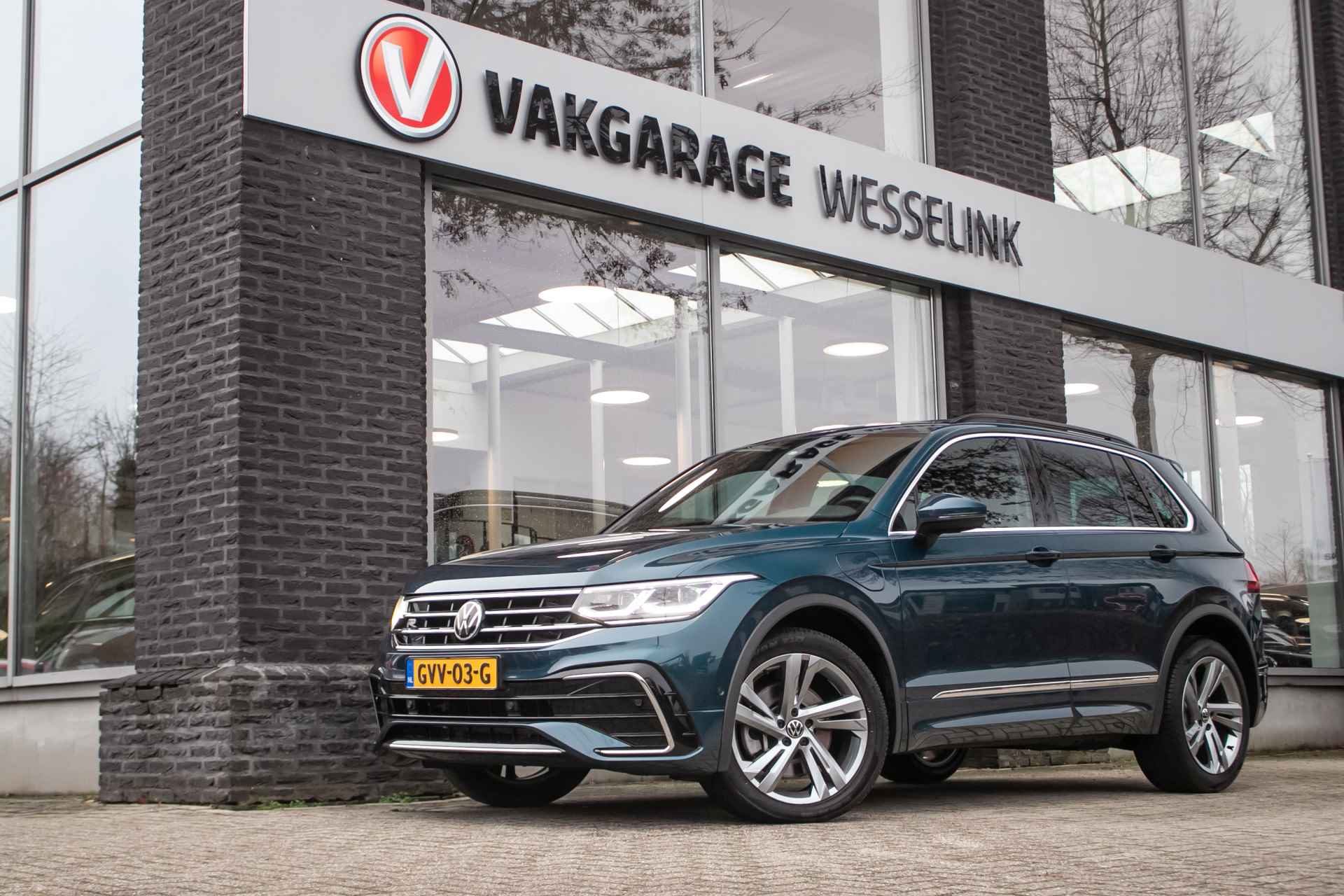 Volkswagen Tiguan 1.4 TSI eHybrid R-Line Business+ - All-in rijklrprs | Navi | Panodak | Camera - 12/46