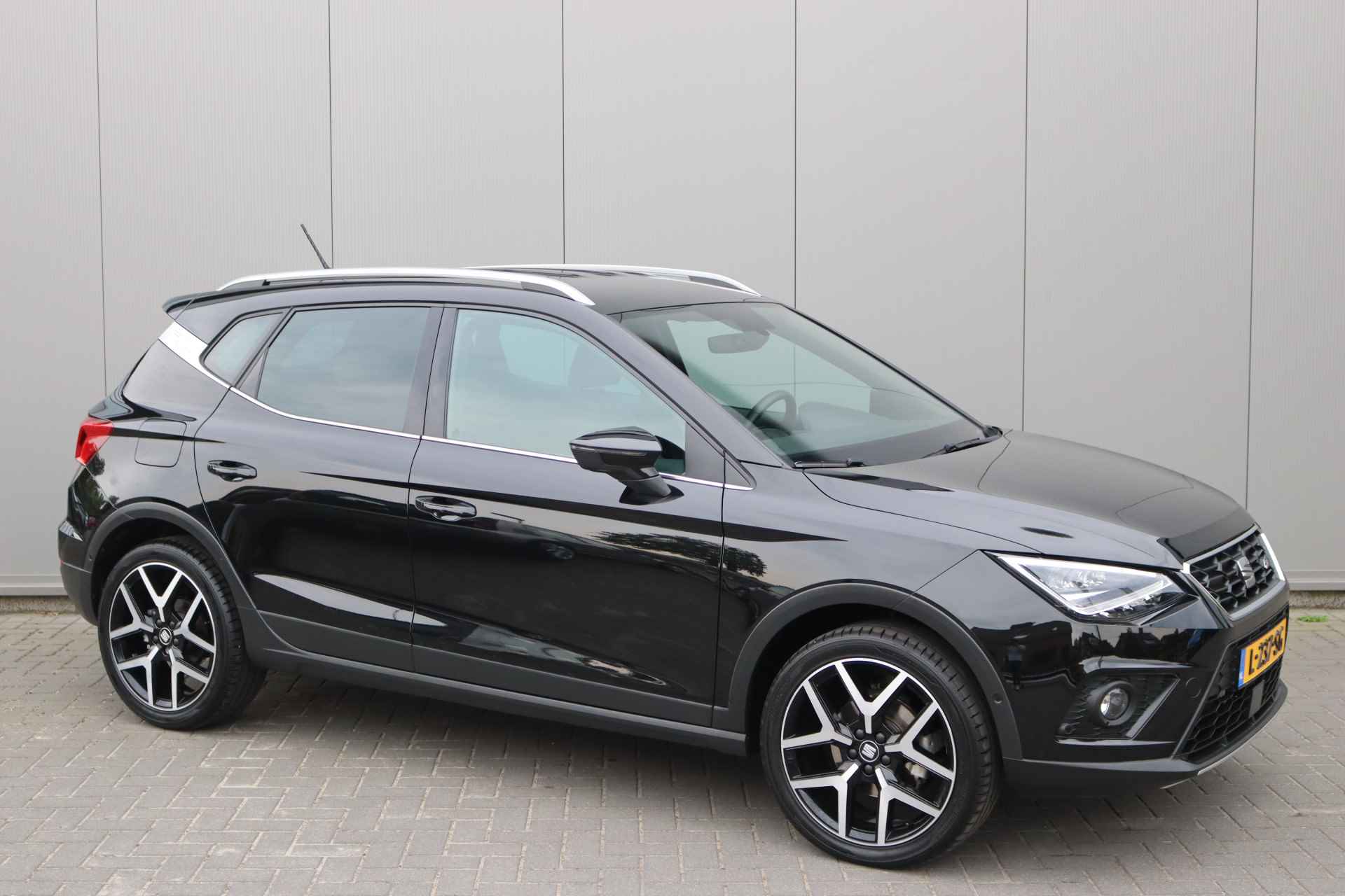 SEAT Arona 110PK TSI Automaat FR Navigatie/Camera/Cruise-Control/Stoelverwarming - 2/32