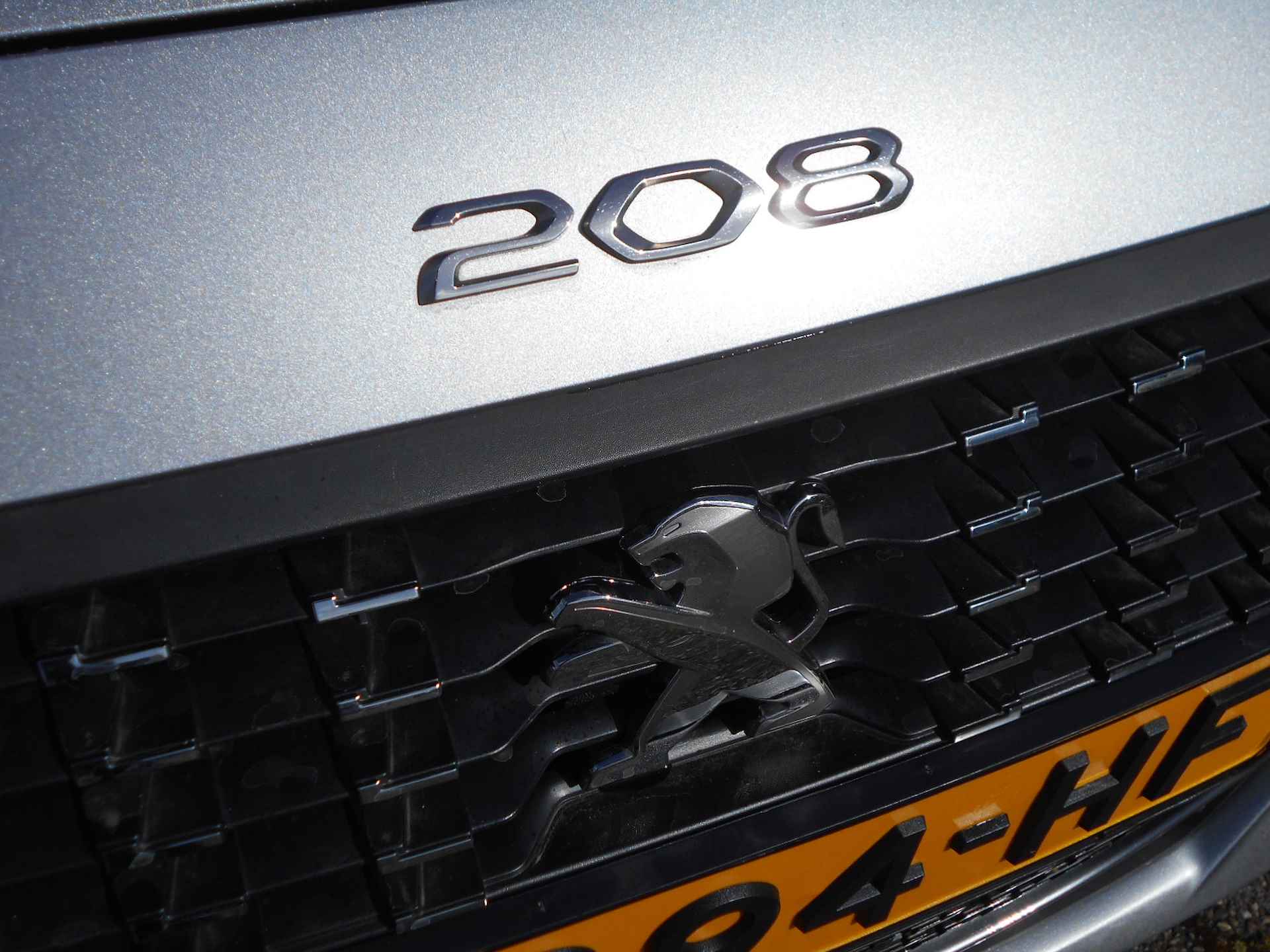 Peugeot 208 1.2 101pk 5DRS Allure Peugeot 208 1.2 101PK 5DRS Allure  PDC / Camera / ECC / App connect. - 3/28