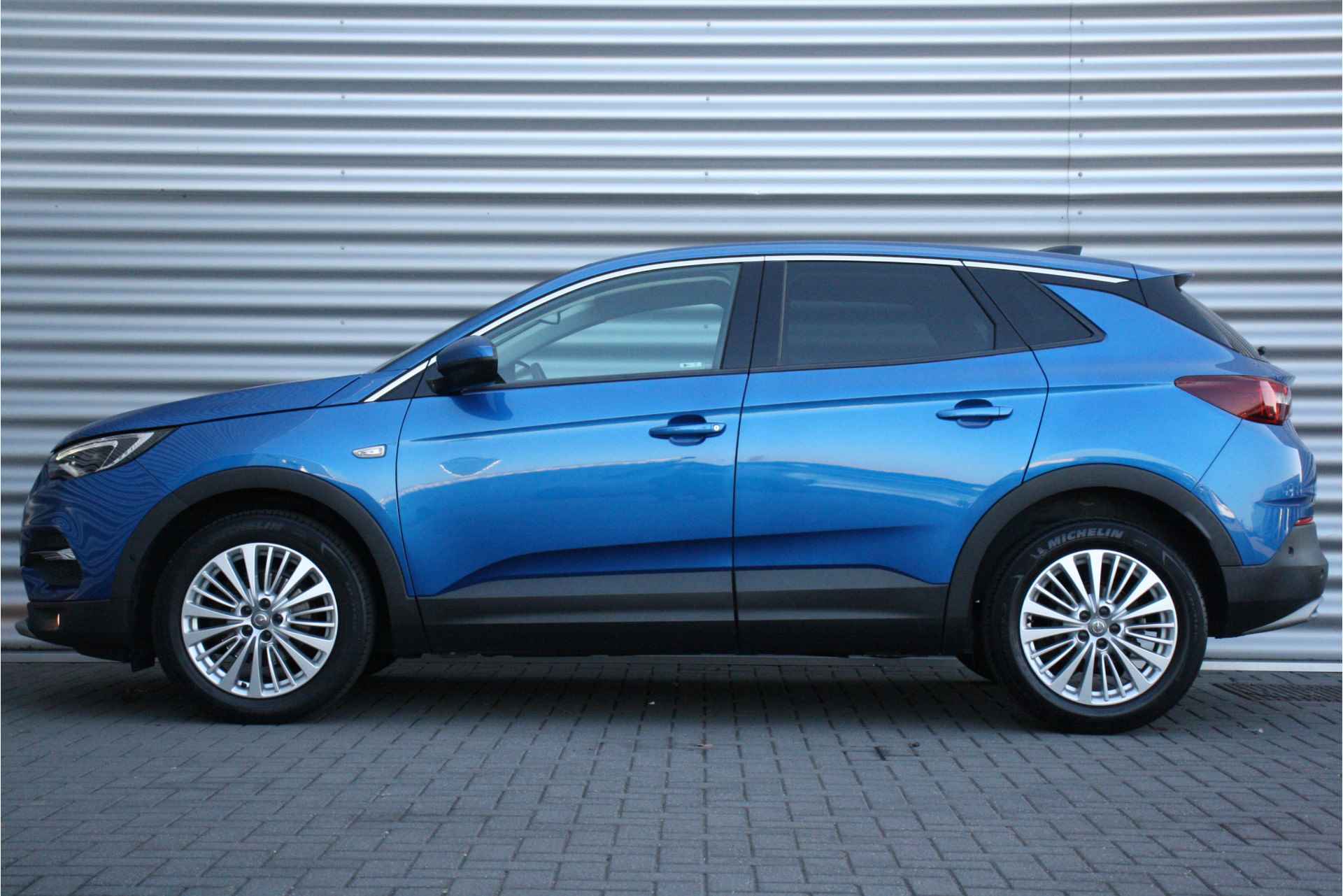 Opel Grandland X 1.2 TURBO 130PK INNOVATION+ / NAVI / LEDER / CLIMA / AGR / PDC / 18" LMV / KEYLESS / LED-MATRIX / WINTERPAKKET / BLUETOOTH / CRU - 2/41