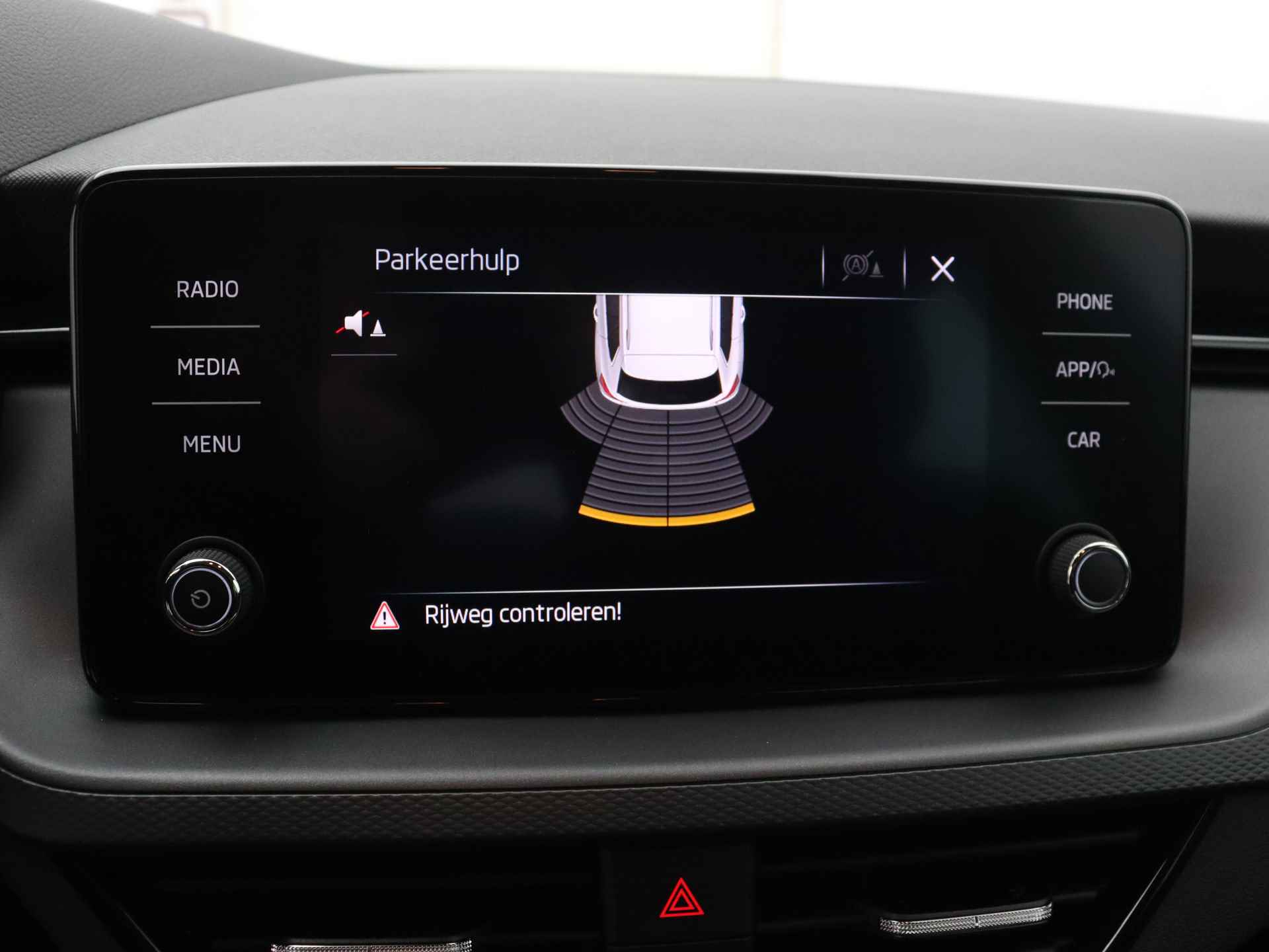 Škoda Kamiq TSI 110PK Ambition / CARPLAY / CLIMAT CONTROL / PARK. SENSOREN / CARSELEXY - 12/41