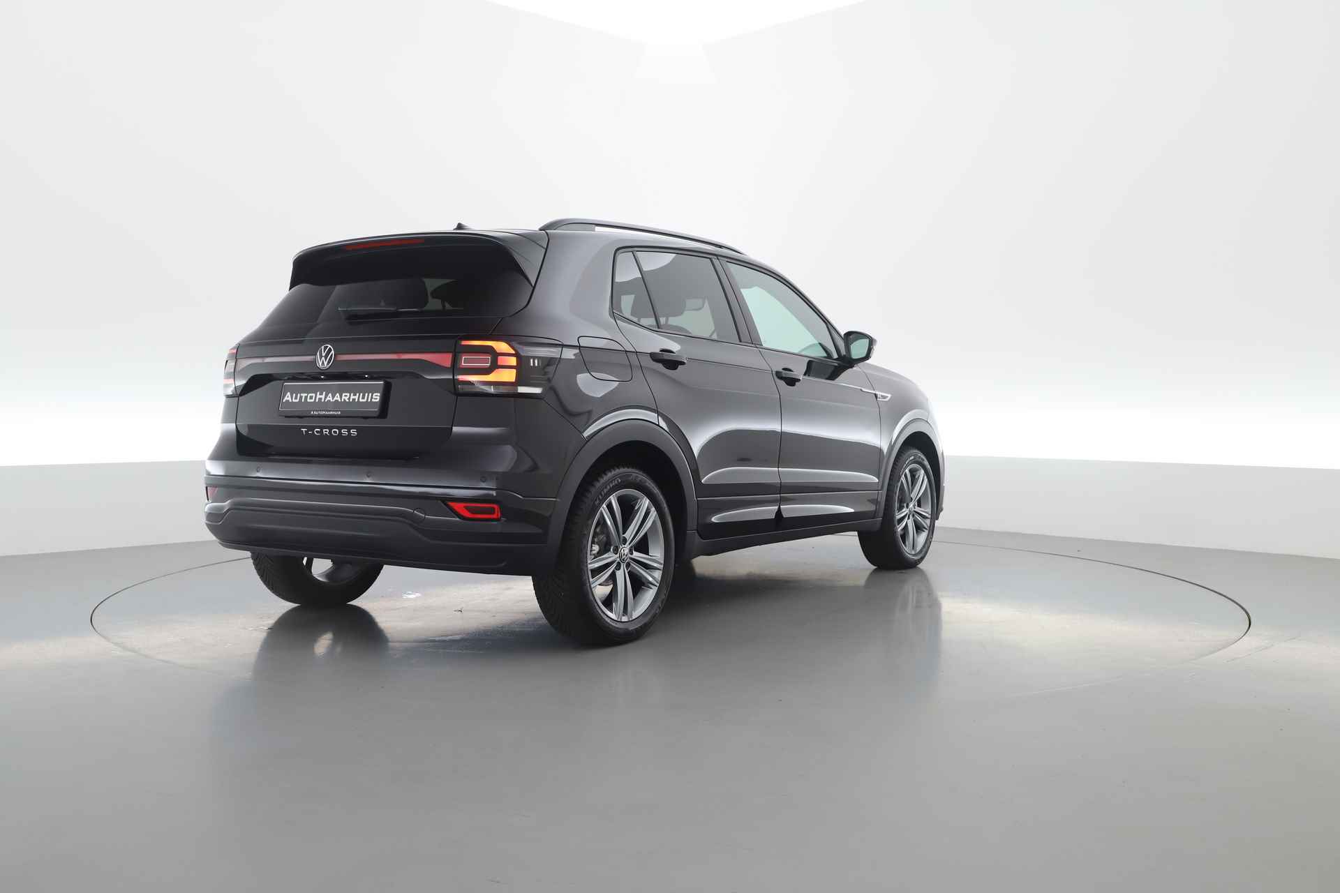 Volkswagen T-Cross 1.0 TSI R-Line DSG | Adapt. Cruise | Navi | Apple CarPlay | Digi. Cockpit | Stoelver. | - 2/28