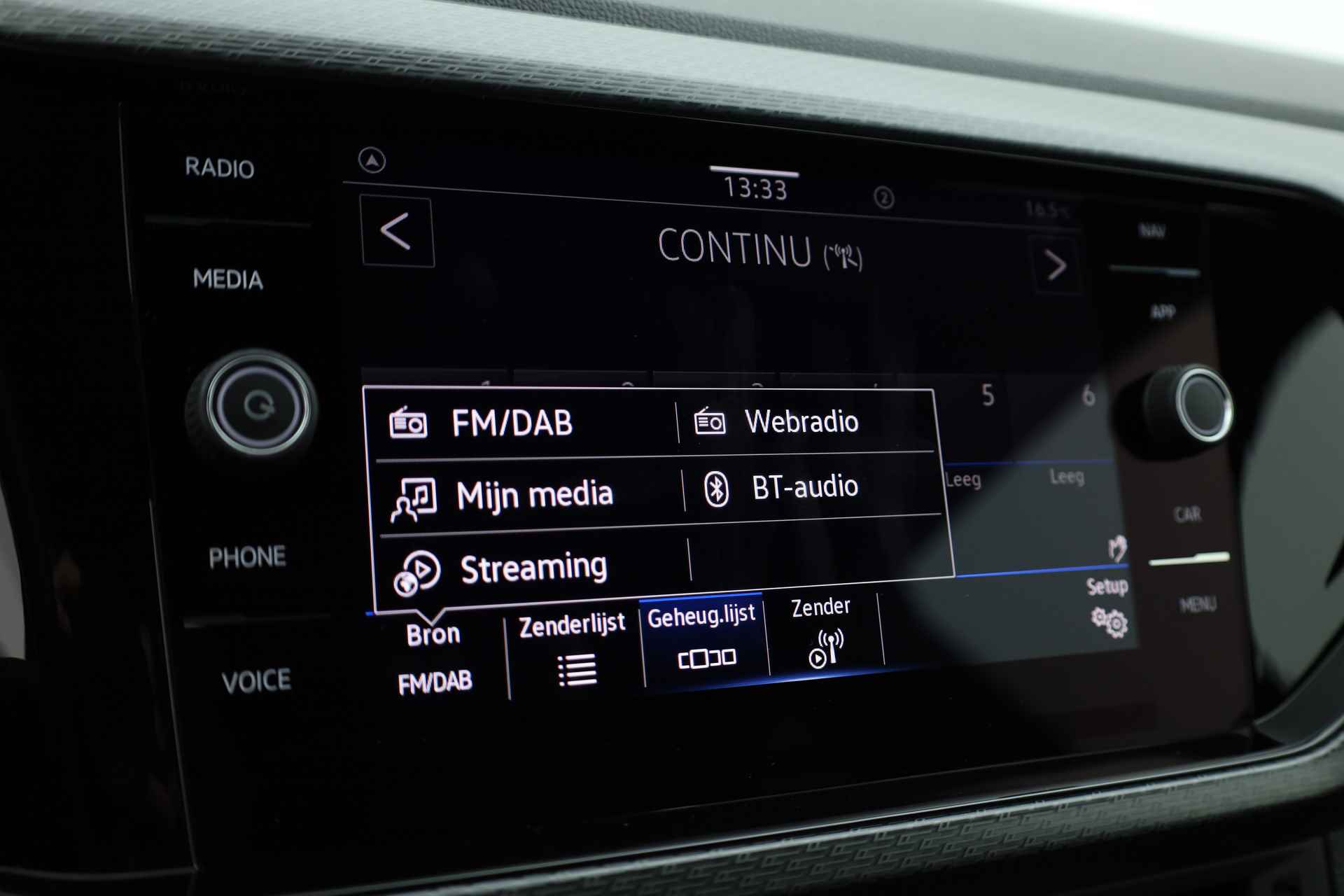 Volkswagen T-Cross 1.0 TSI R-Line DSG | Adapt. Cruise | Navi | Apple CarPlay | Digi. Cockpit | Stoelver. | - 13/28