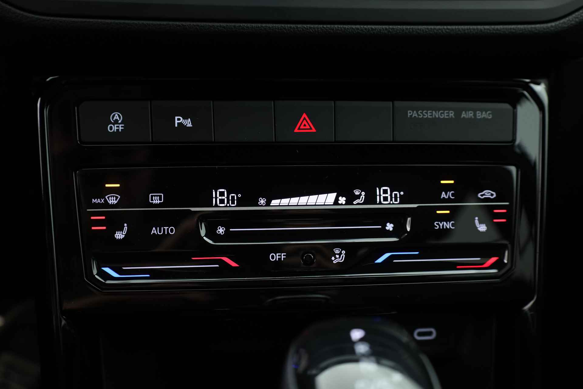 Volkswagen T-Cross 1.0 TSI R-Line DSG | Adapt. Cruise | Navi | Apple CarPlay | Digi. Cockpit | Stoelver. | - 18/28