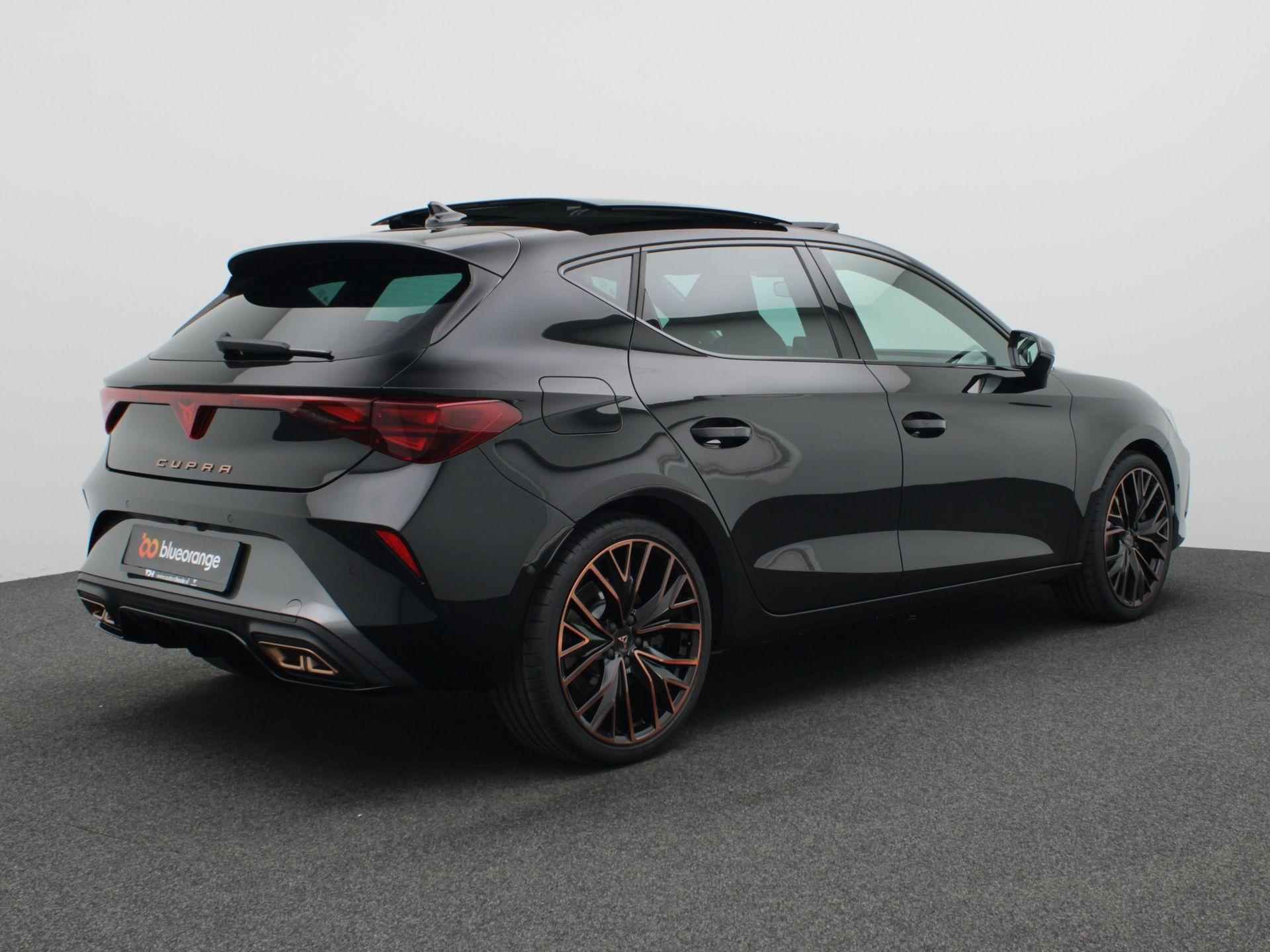 CUPRA Leon 1.5 TSI e-Hybrid VZ Performance 272PK DSG matrix led, schuif-kanteldak, achteruitrijcamera, stuur-stoelverwarming, adaptive cruise met travel assist, elek. verstelbare voorstoel, side assist, keyless, 19" lichtmetaal - 3/57