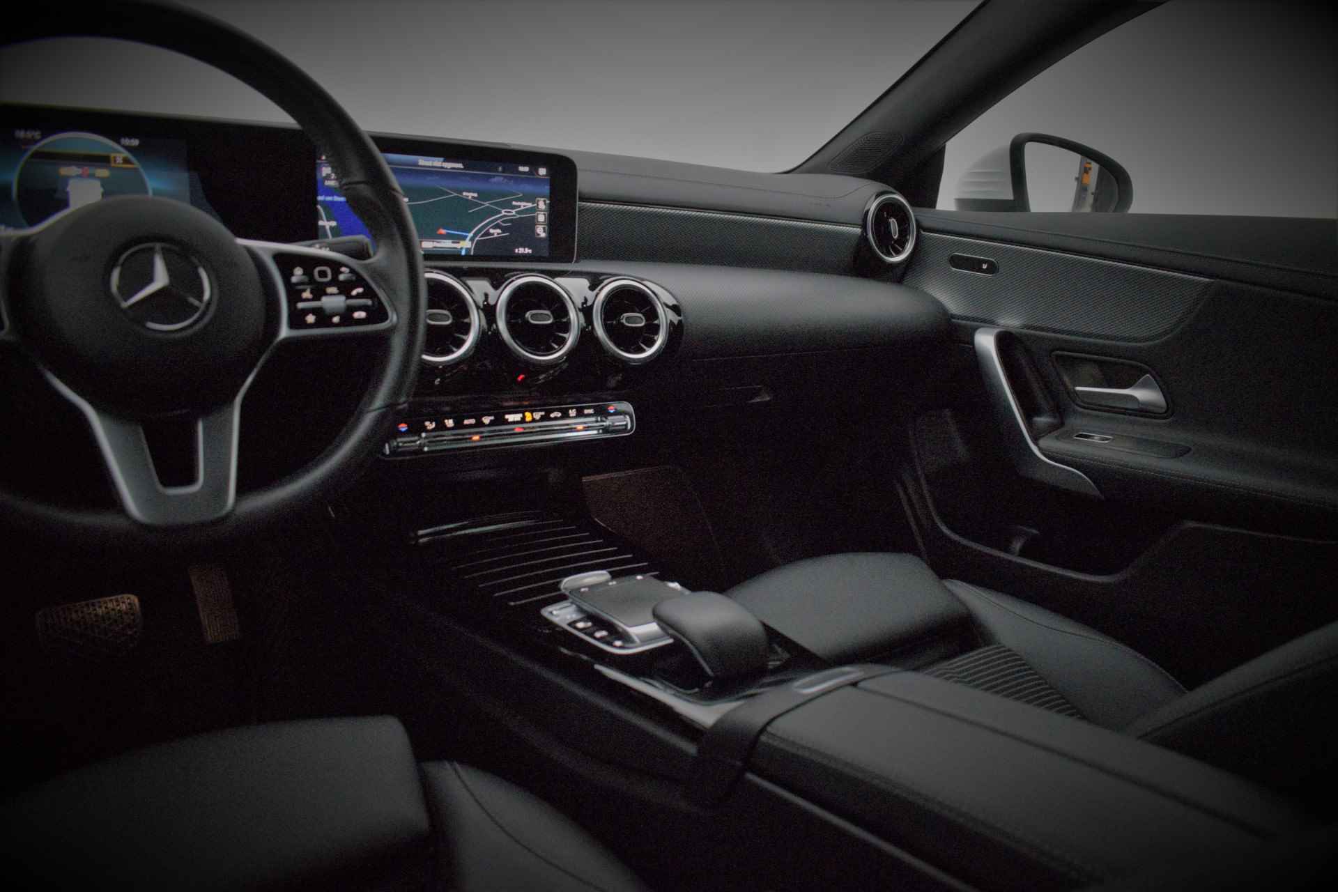 Mercedes-Benz CLA-Klasse Shooting Brake 200 Aut. FULL.LED/NAVI.GR./DIGIDASH/STOELVERW./LANE.ASS/SPORTSTOELEN/LMV.18'' - 16/32