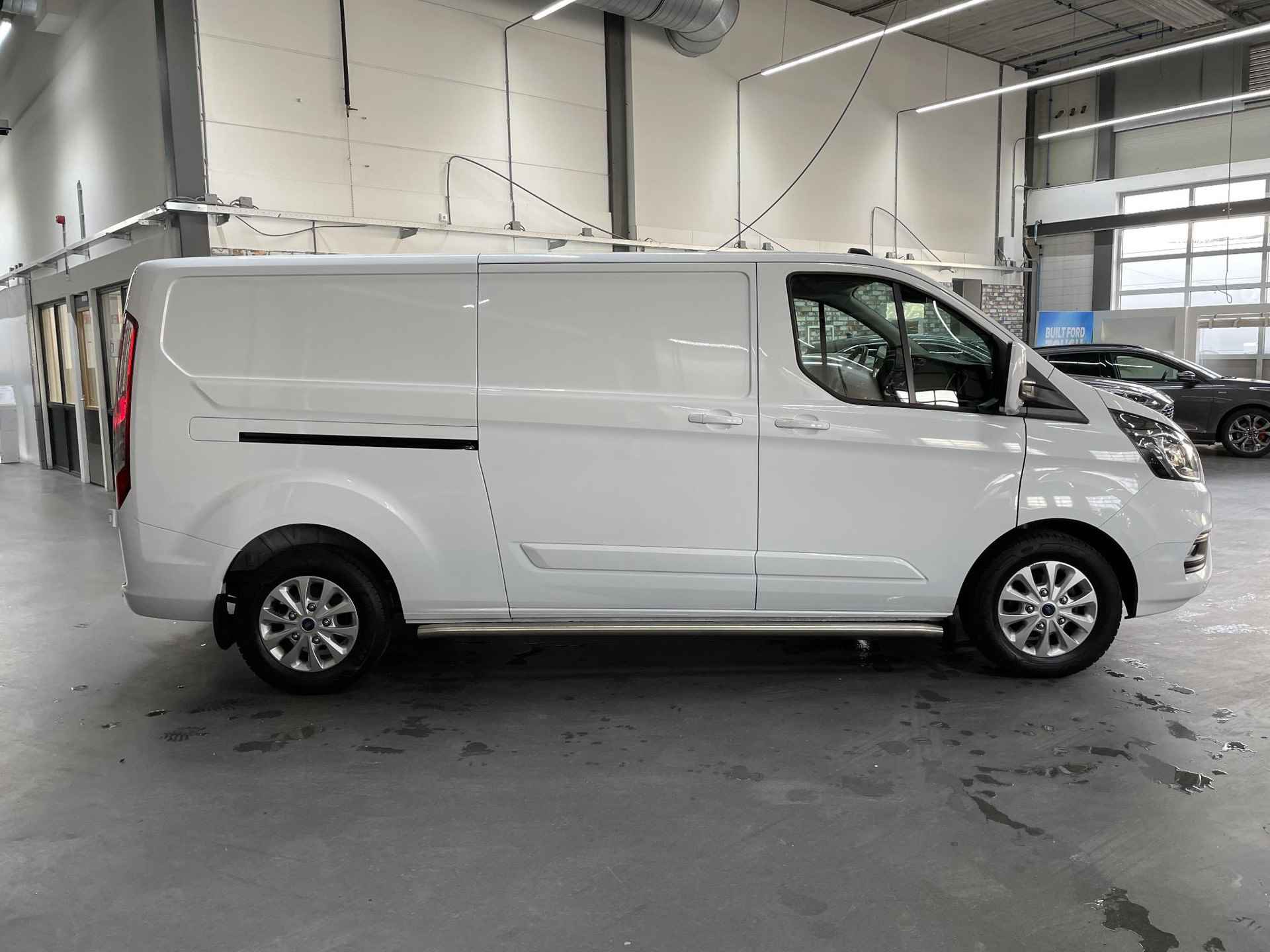 Ford Transit Custom 300 2.0 TDCI L2H1 Limited - 8/27