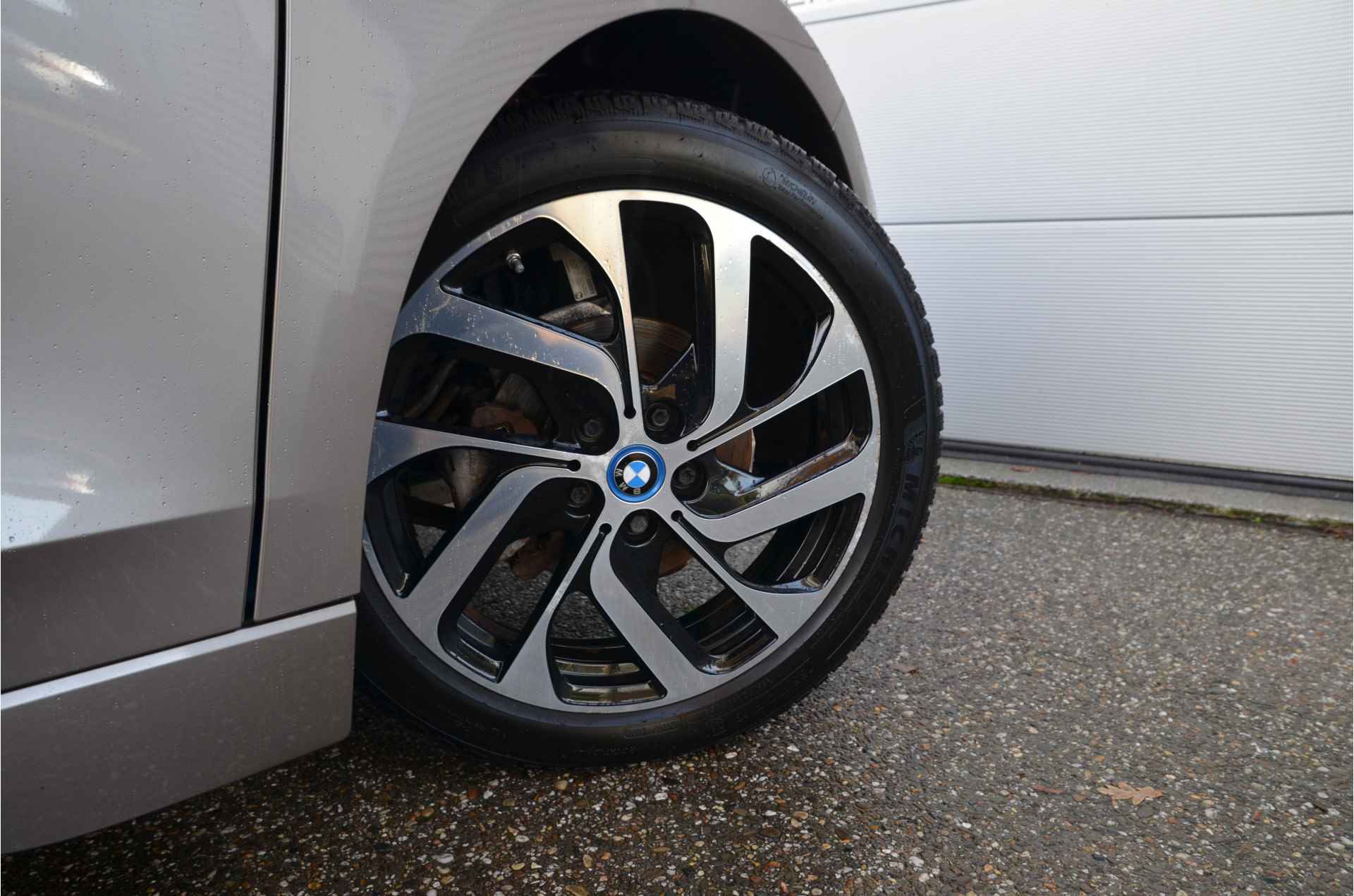 BMW i3 22 kWh CCS, Panoramadak, Warmtepomp, 2.000,- SEPP Subsidie! - 5/30