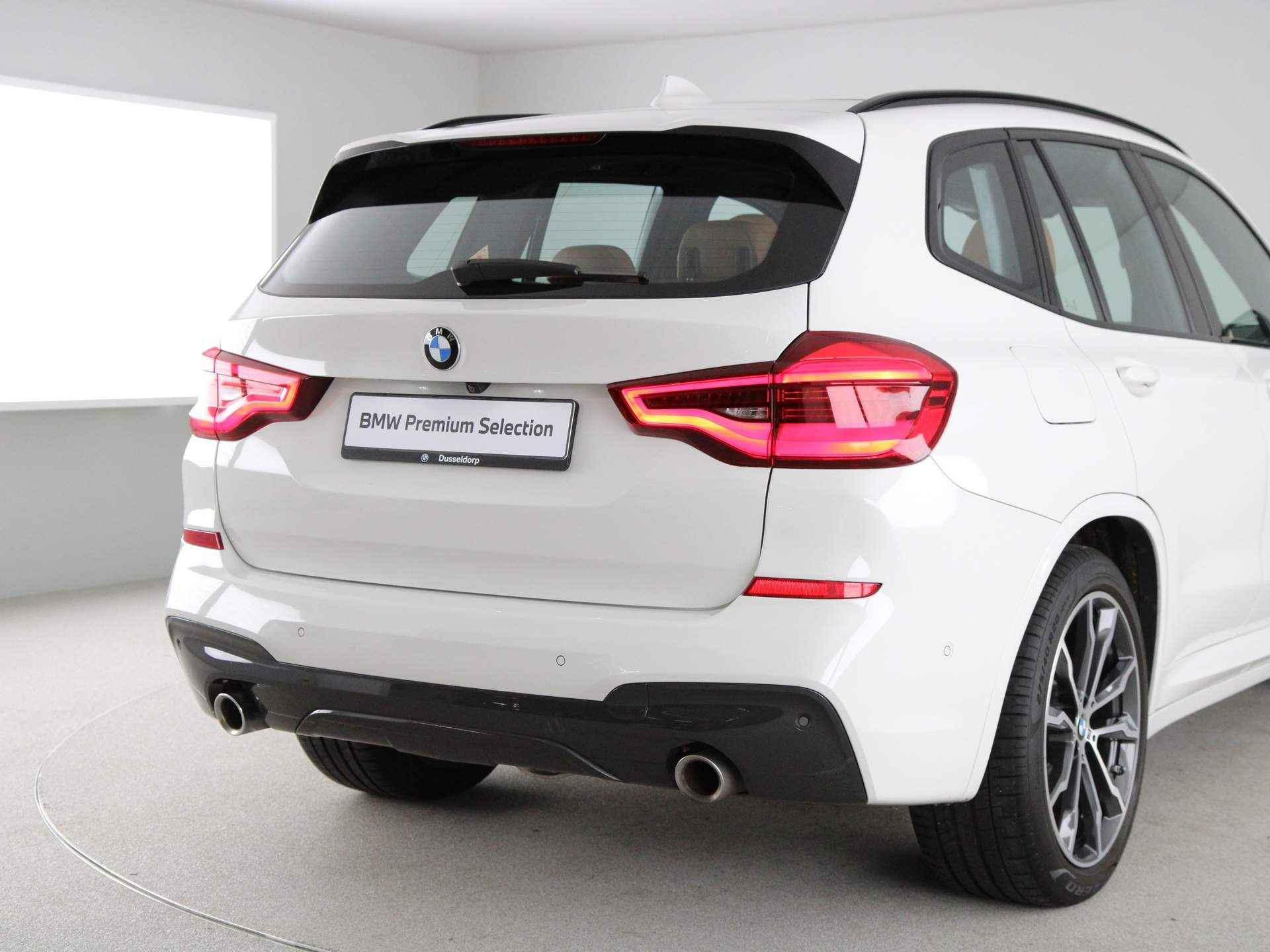 BMW X3 xDrive30i High Executive M-Sport Trekhaak, Elektrisch verstelbare voorstoelen, Adaptief onderstel - 20/27