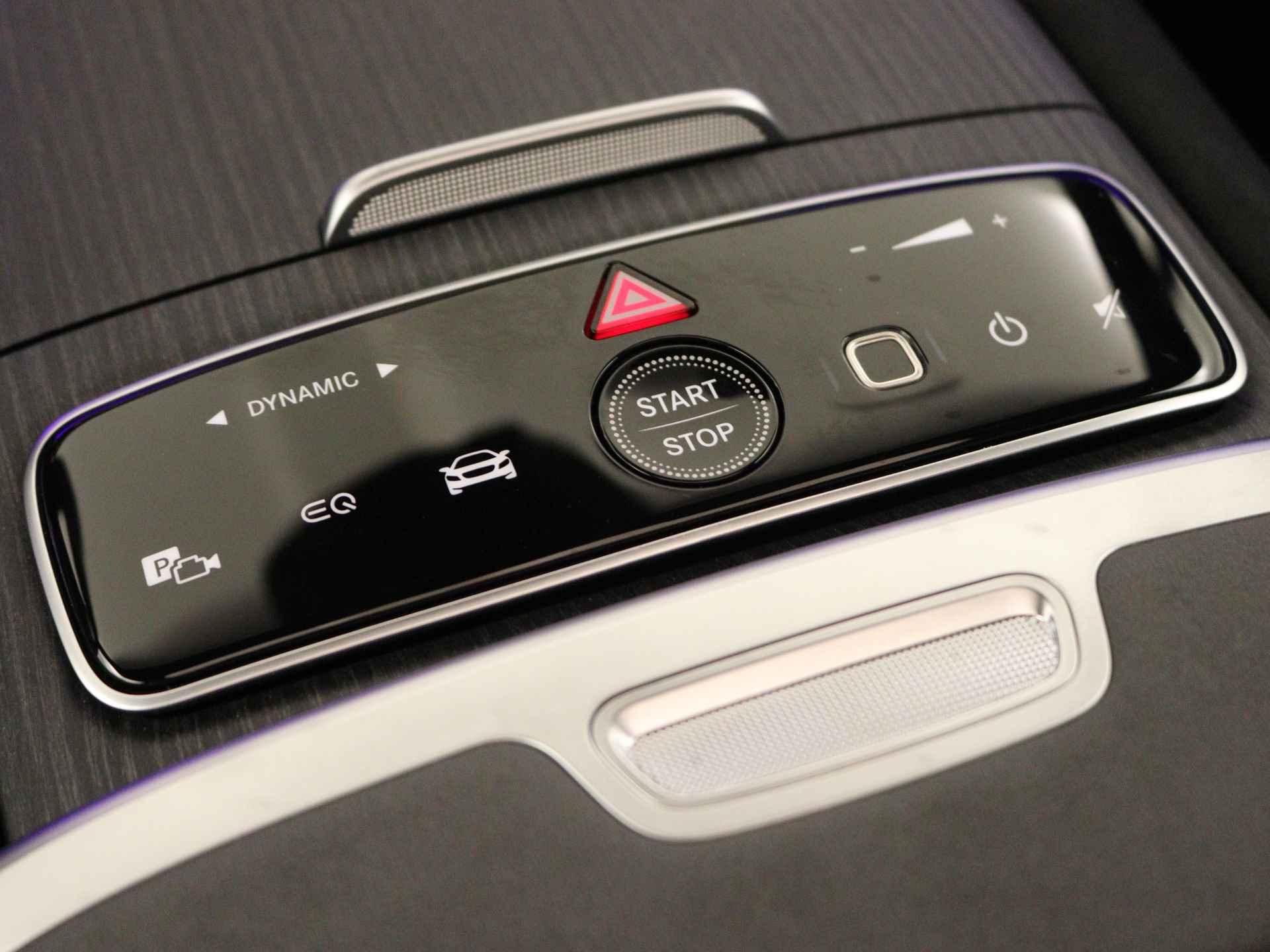 Mercedes-Benz EQS 580 4MATIC AMG Line 108kWh | Premium Plus pakket | Nightpakket | Dashcam | Achterasbesturing tot 10° | Garagedeuropener | Akoestiekcomfortpakket | KEYLESS GO-comfortpakket | - 11/31