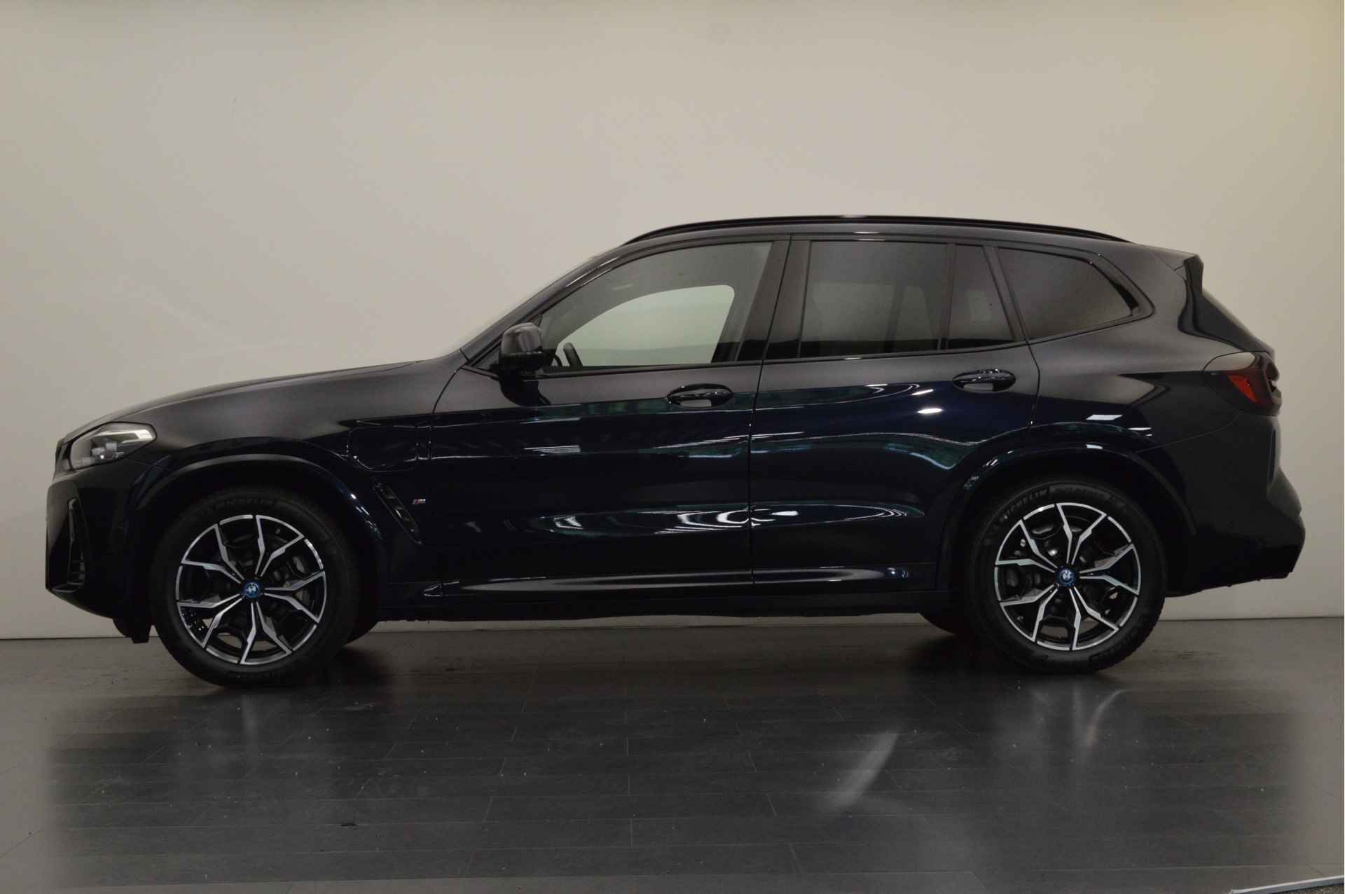 BMW X3 xDrive30e High Executive M Sport Automaat / Panoramadak / Sportstoelen / Stoelverwarming / LED / Parking Assistant / Active Cruise Control / Live Cockpit Professional - 3/22