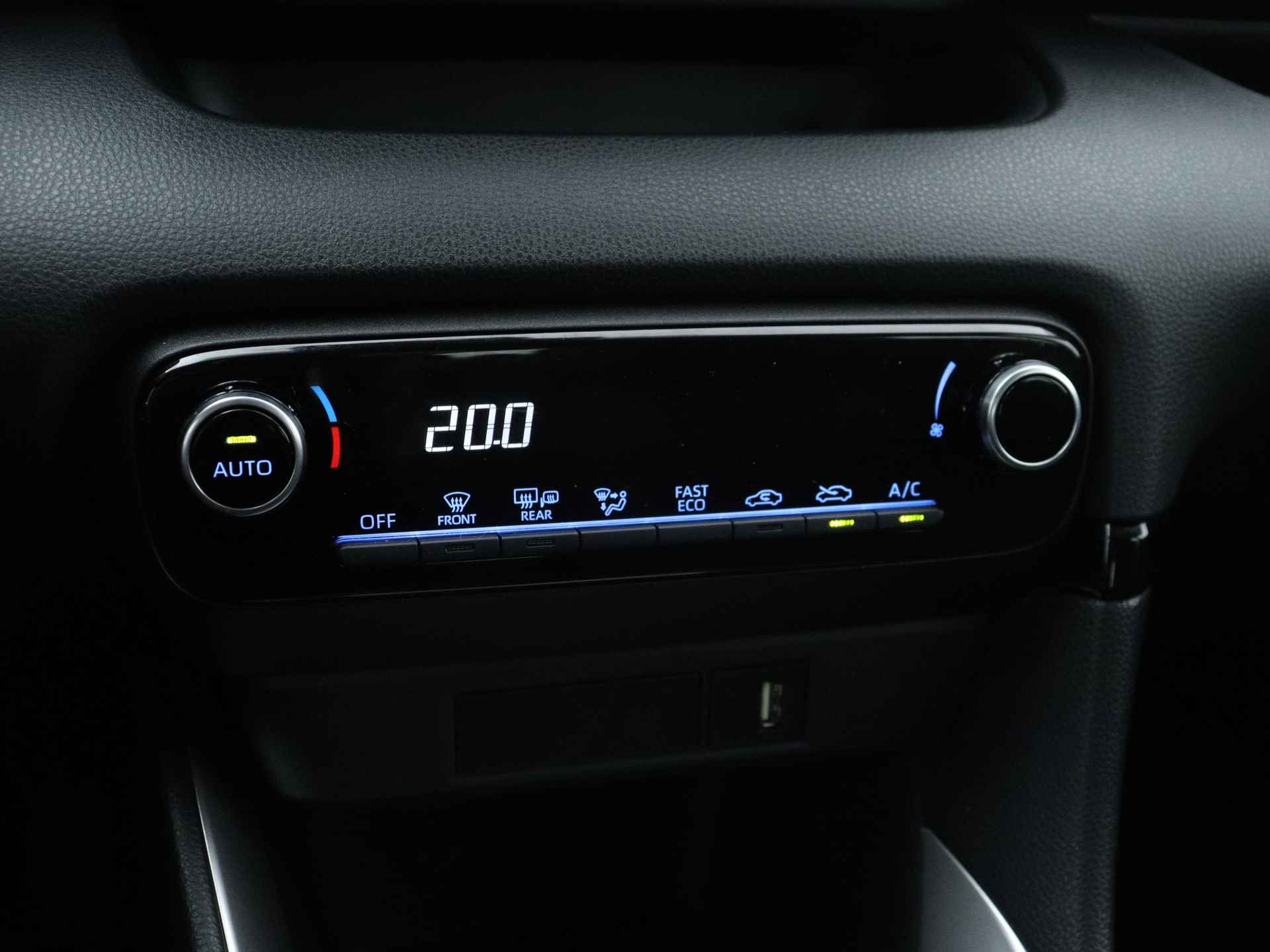 Toyota Yaris Active Limited | Navigatie | Climate Control | Camera | - 12/41