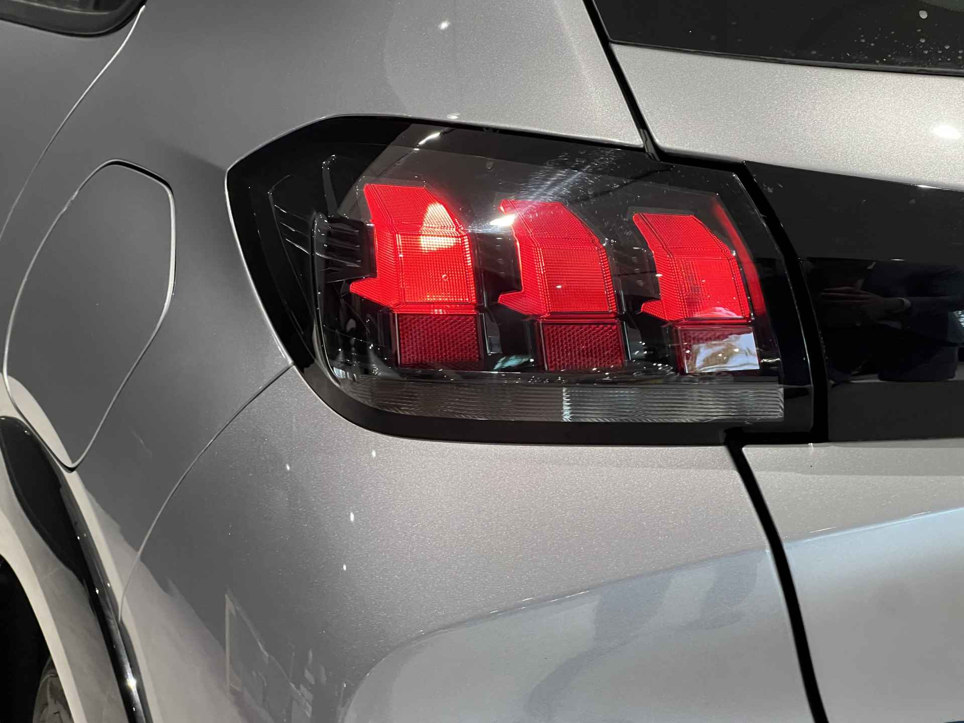 Peugeot e-208 EV Active 50 kWh | Navigatie | Camera | Climate control | Carplay | Sensoren - 13/37