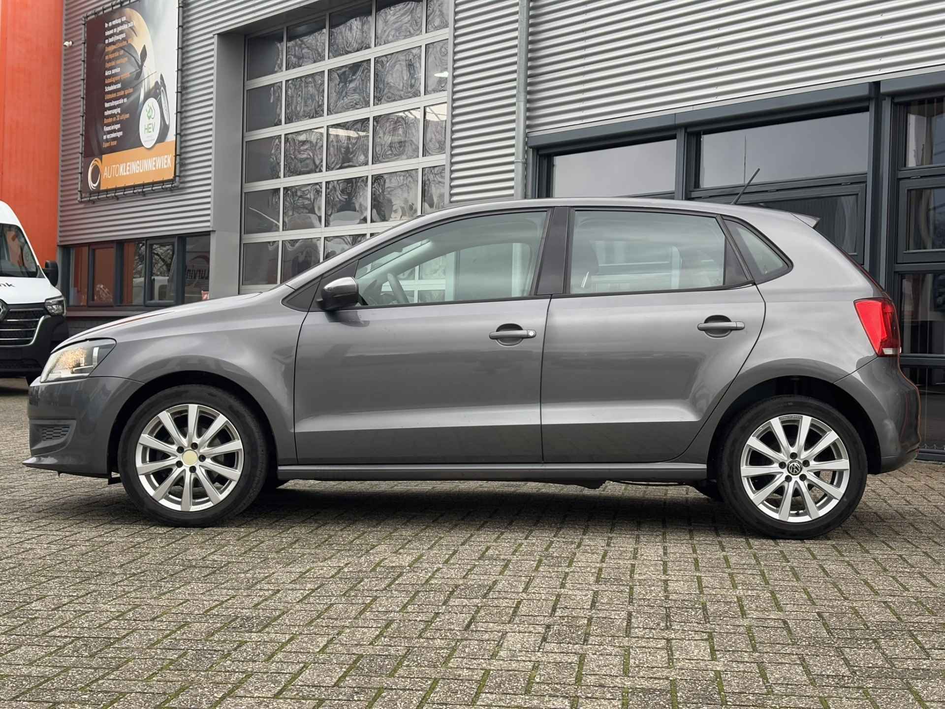 Volkswagen Polo 1.2-12V Comfortline / Nieuwe Distribtieketting / Incl Winterwielenset / NL Auto / Cruise Control / Airco / - 15/26