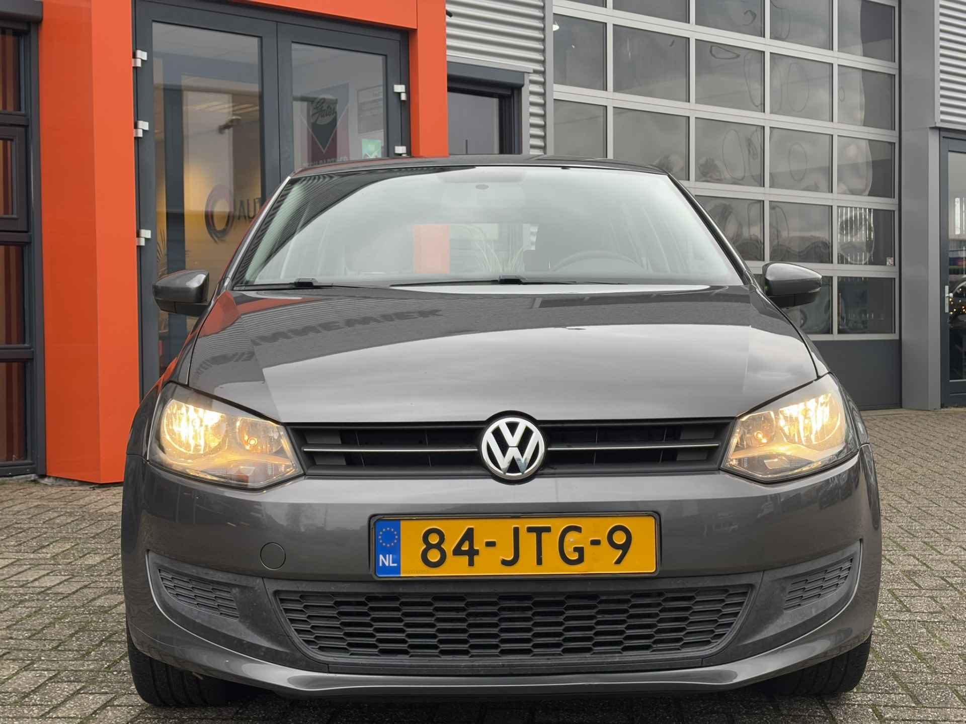 Volkswagen Polo 1.2-12V Comfortline / Nieuwe Distribtieketting / Incl Winterwielenset / NL Auto / Cruise Control / Airco / - 24/26