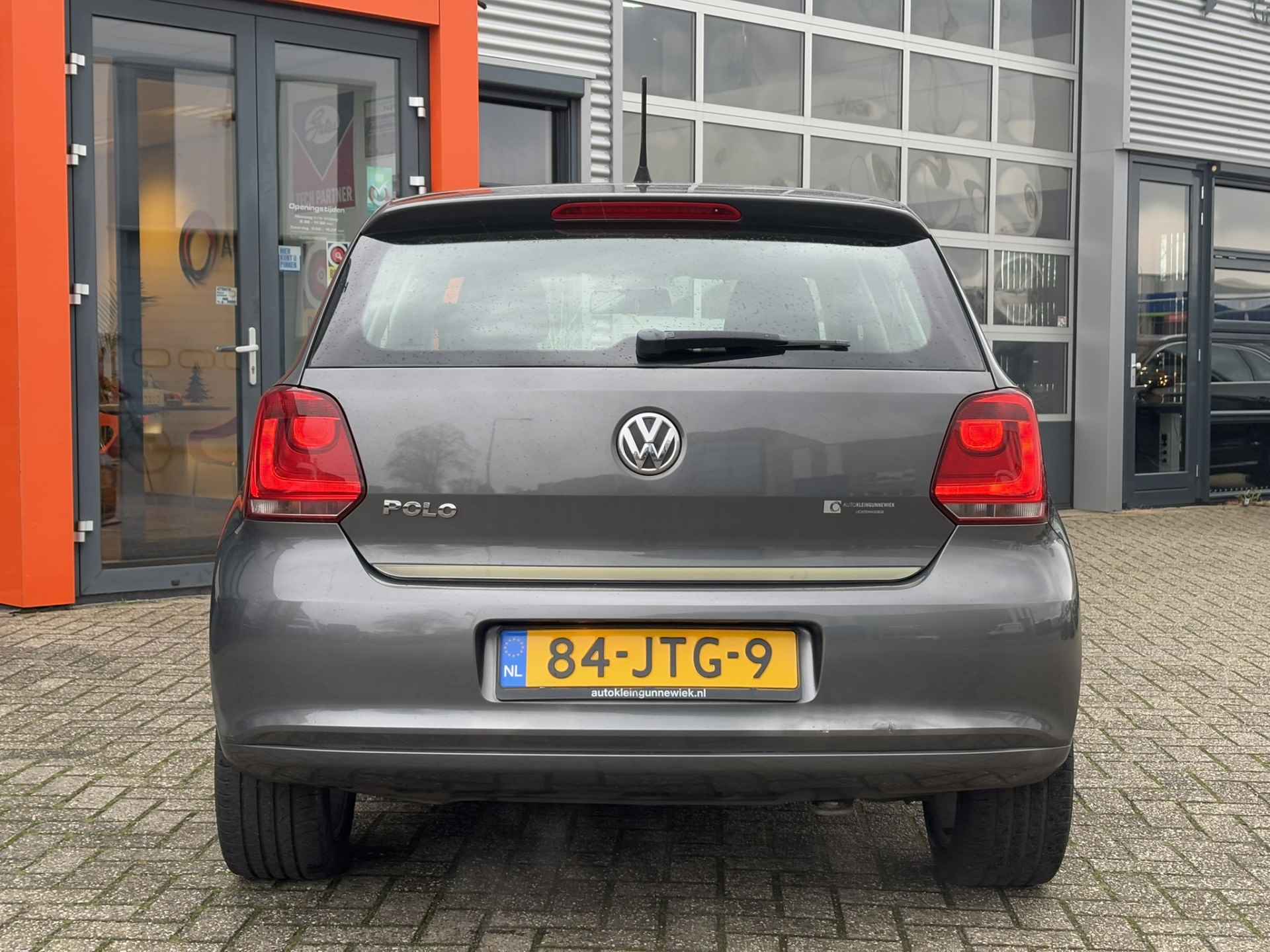 Volkswagen Polo 1.2-12V Comfortline / Nieuwe Distribtieketting / Incl Winterwielenset / NL Auto / Cruise Control / Airco / - 25/26