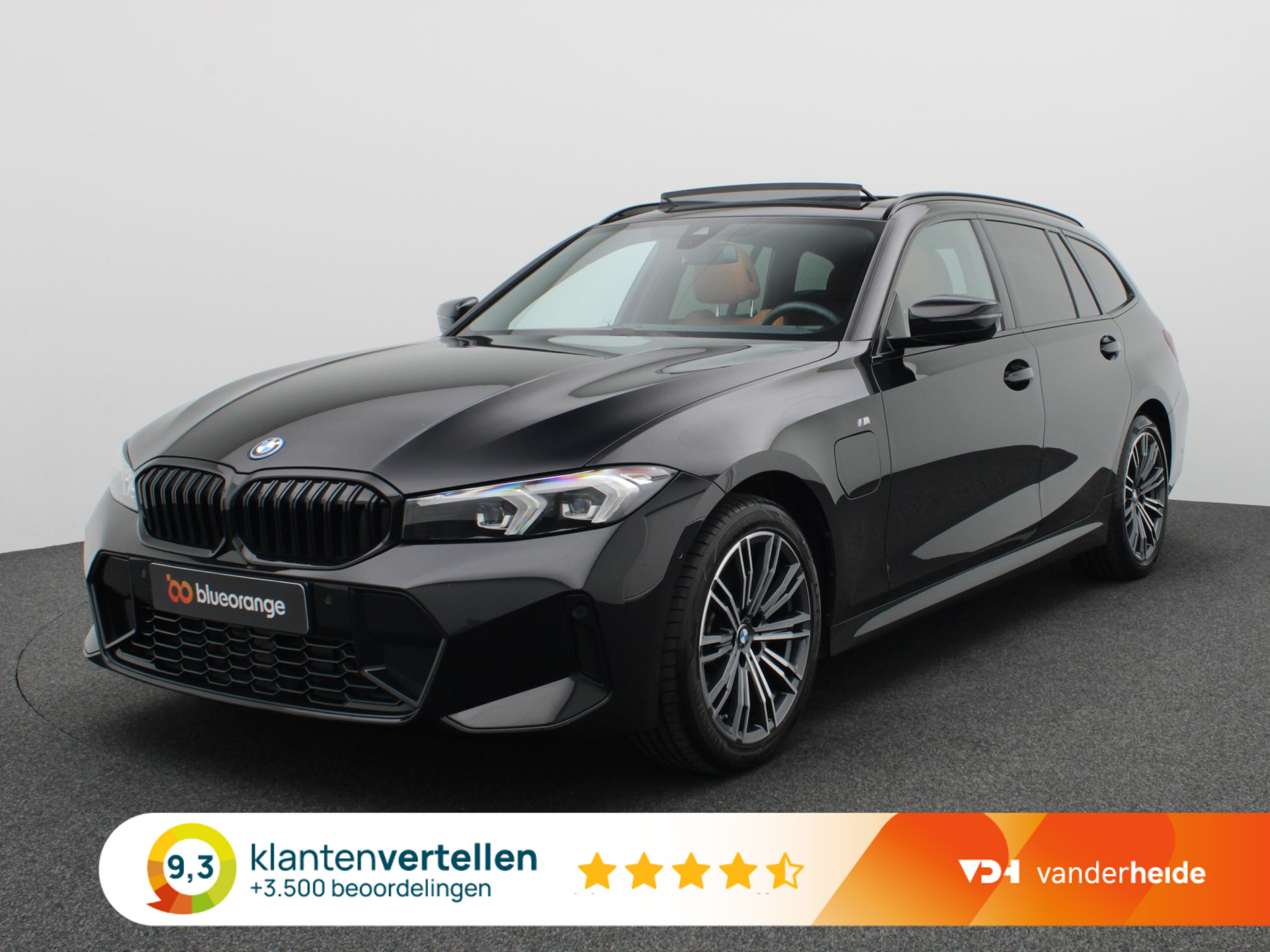 BMW 3-serie Touring 320e 204PK M sport Panoramadak, Achteruitrijcamera, Keyless, Elektrische Achterklep, Elek Stoelen, 18" LM