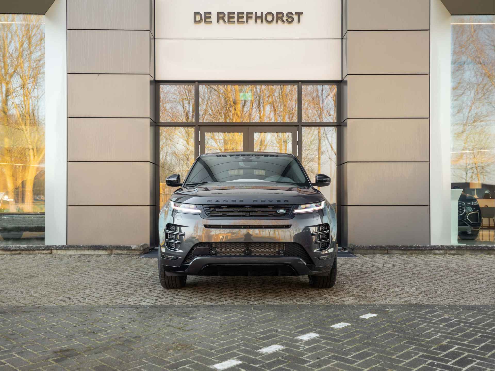 Land Rover Range Rover Evoque 1.5 P270e PHEV Dynamic SE Edition | Configurable Dynamics | PIXEL-LED | Meridian Surround | Cold Climate Pack - 6/56