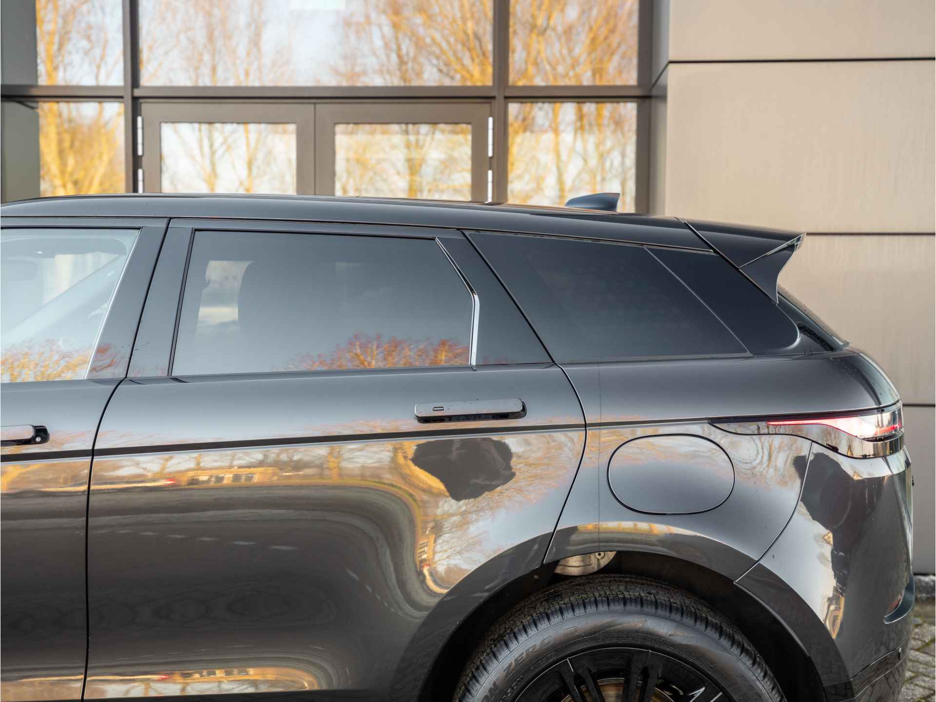 Land Rover Range Rover Evoque 1.5 P270e PHEV Dynamic SE Edition | Configurable Dynamics | PIXEL-LED | Meridian Surround | Cold Climate Pack - 15/56