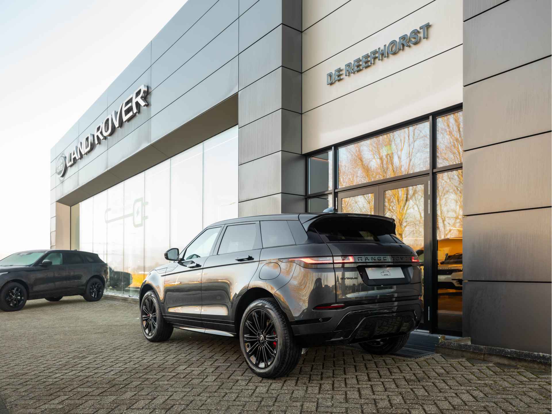 Land Rover Range Rover Evoque 1.5 P270e PHEV Dynamic SE Edition | Configurable Dynamics | PIXEL-LED | Meridian Surround | Cold Climate Pack - 19/56