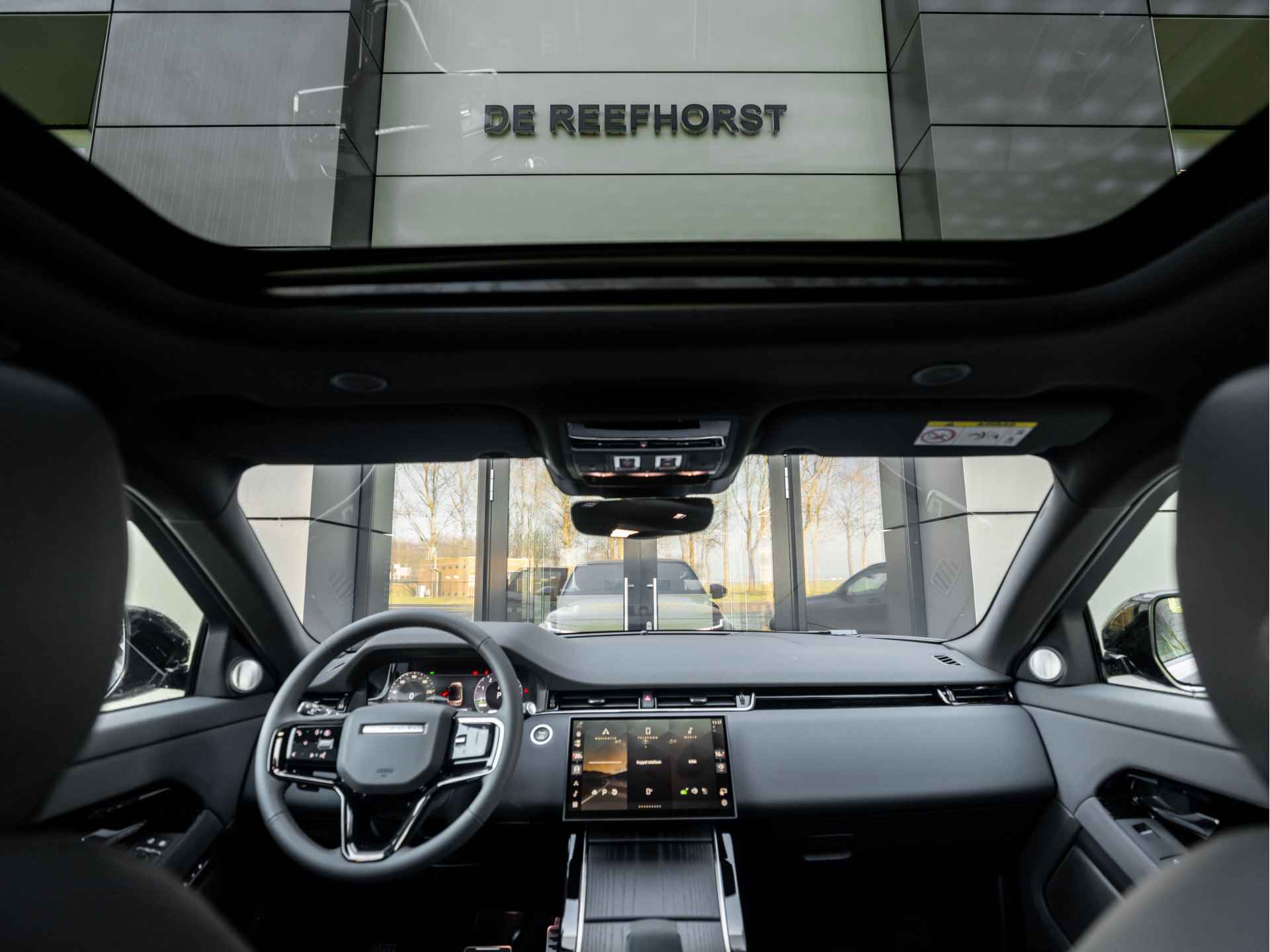 Land Rover Range Rover Evoque 1.5 P270e PHEV Dynamic SE Edition | Configurable Dynamics | PIXEL-LED | Meridian Surround | Cold Climate Pack - 26/56