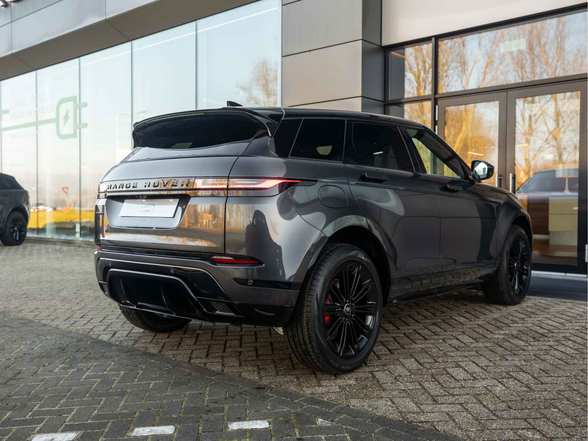 Land Rover Range Rover Evoque 1.5 P270e PHEV Dynamic SE Edition | Configurable Dynamics | PIXEL-LED | Meridian Surround | Cold Climate Pack - 28/56