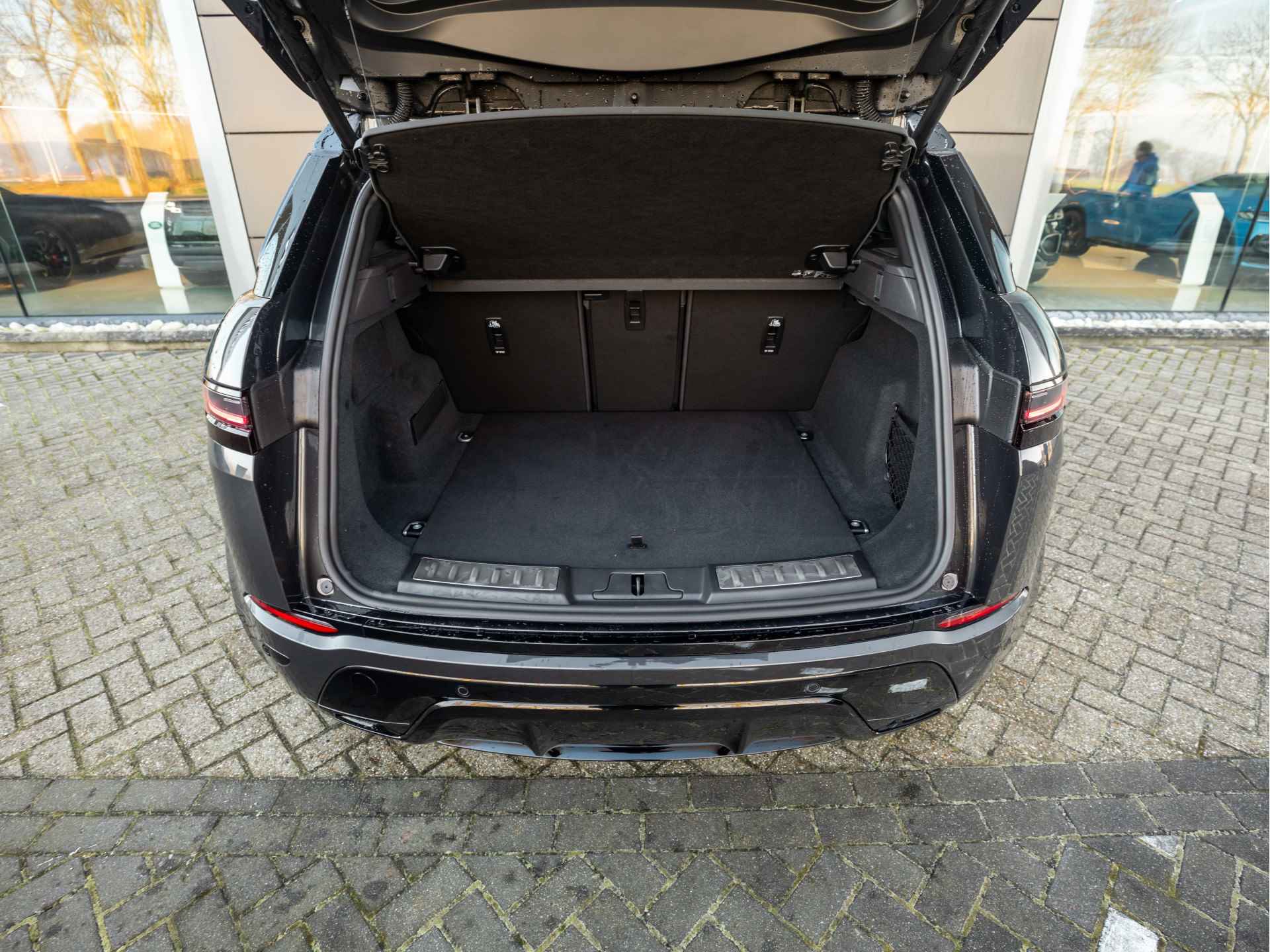 Land Rover Range Rover Evoque 1.5 P270e PHEV Dynamic SE Edition | Configurable Dynamics | PIXEL-LED | Meridian Surround | Cold Climate Pack - 33/56