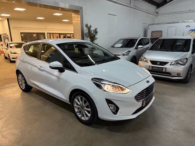 FORD Fiesta 1.0 EcoBoost 100pk 5dr Titanium / ECC / NAVI / CAMERA