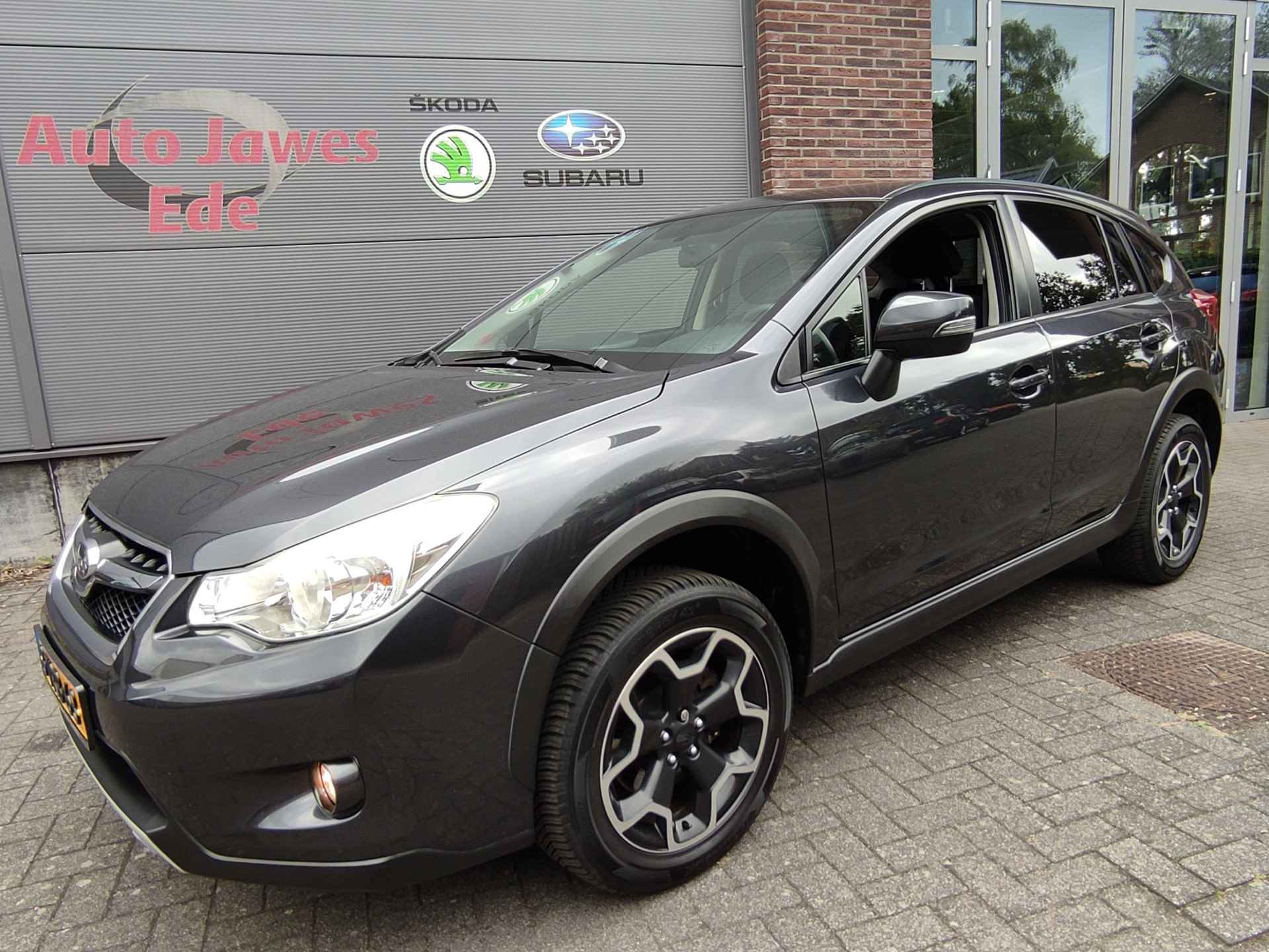 Subaru XV 2.0i Luxury AWD Afn.trekhaak - Allseason banden - Pioneer Navigatie - Achteruitrijcamera - Stoelverwarming - 3/33