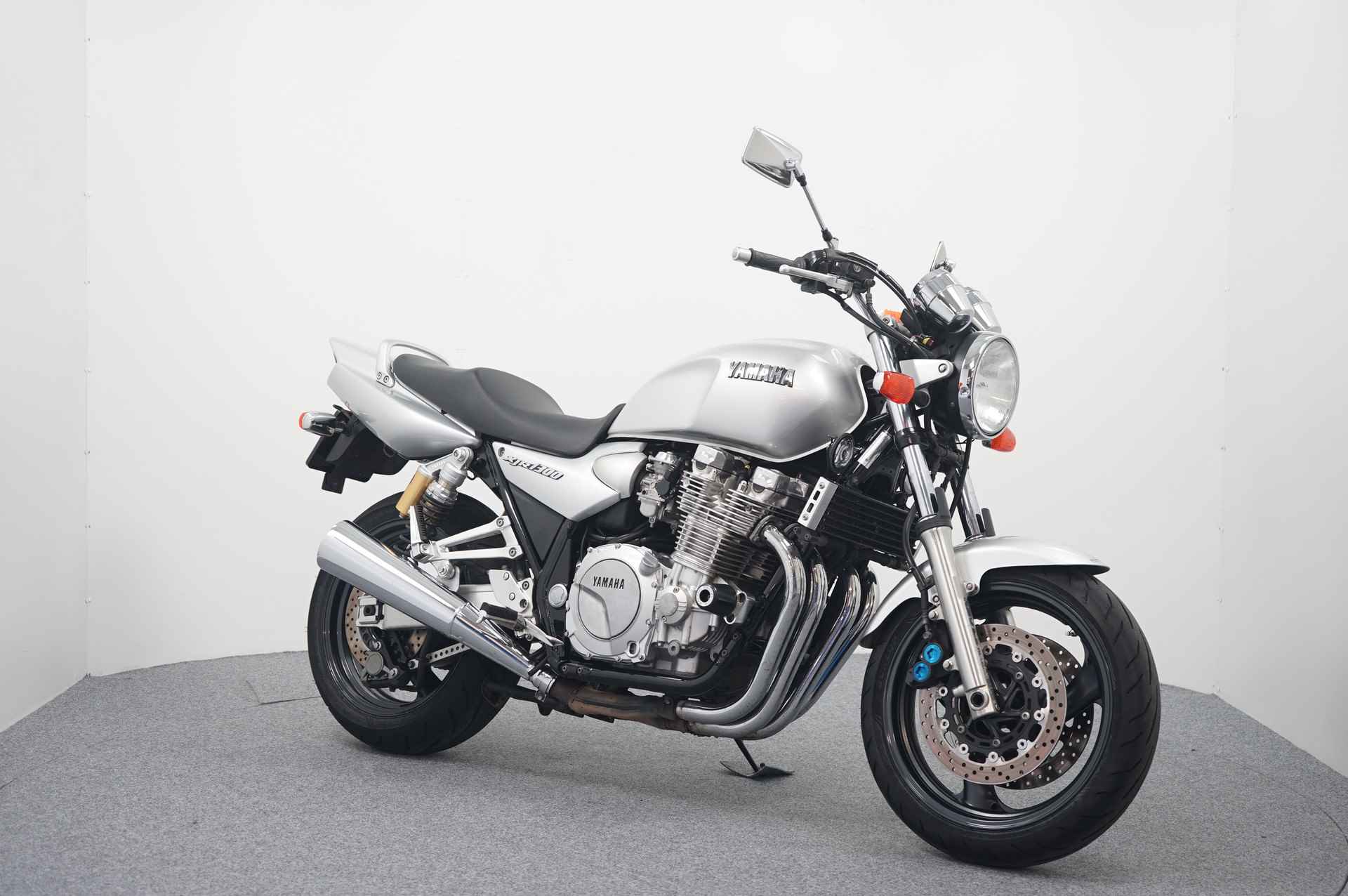 Yamaha XJR 1300 - 2/14