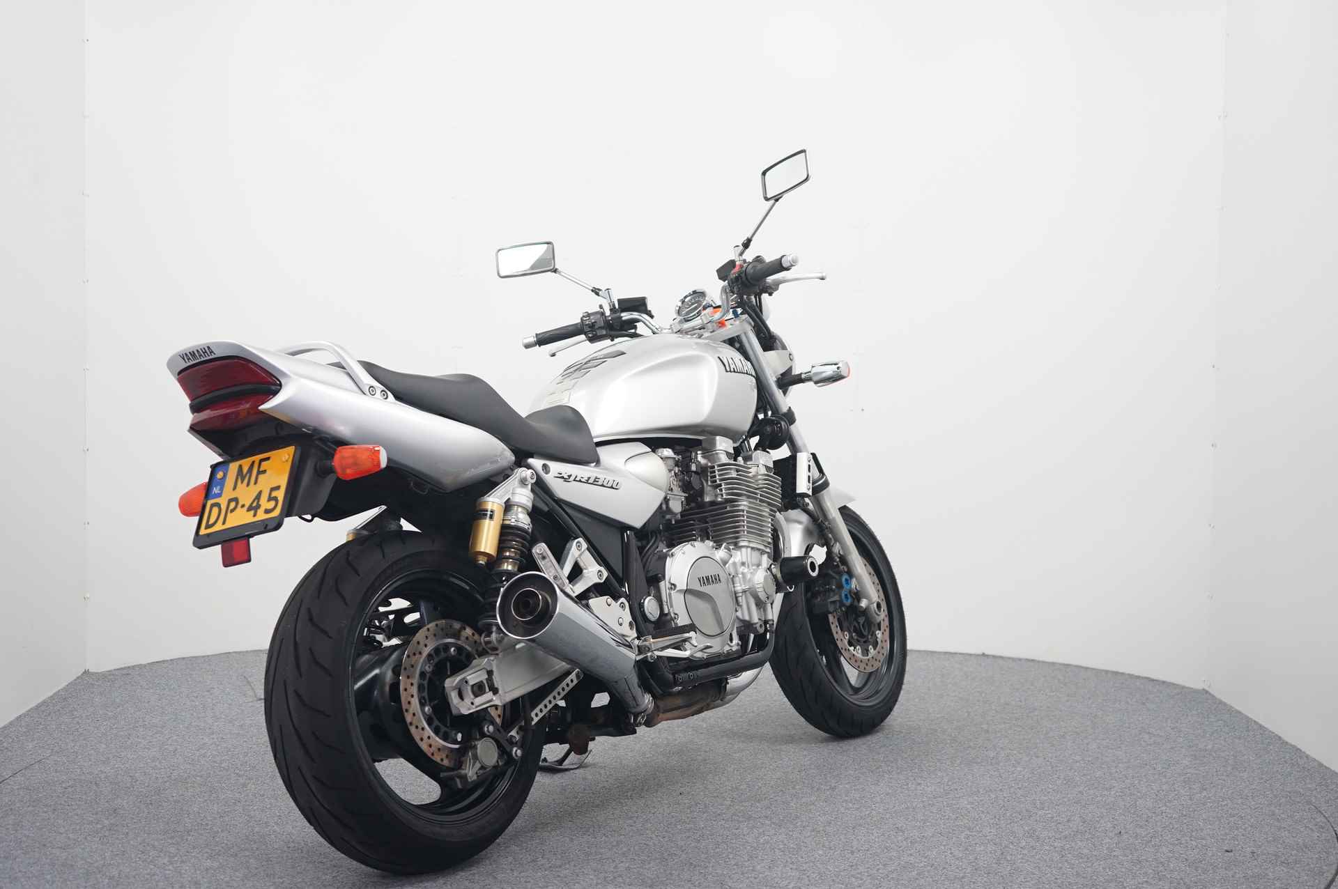 Yamaha XJR 1300 - 8/14