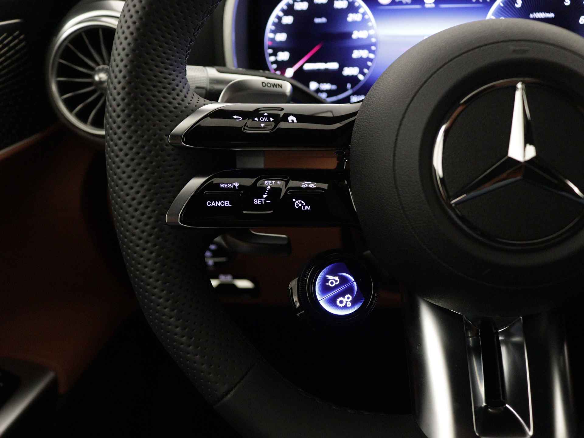 Mercedes-Benz SL-Klasse Roadster 43 | Premium Plus pakket | 21" lichtmetalen AMG-velgen met Y-design, zwart | AMG Nightpakket | ENERGIZING-pakket plus | Burmester Surround Sound systeem | Parkeerpakket met achteruitrijcamera | - 19/44